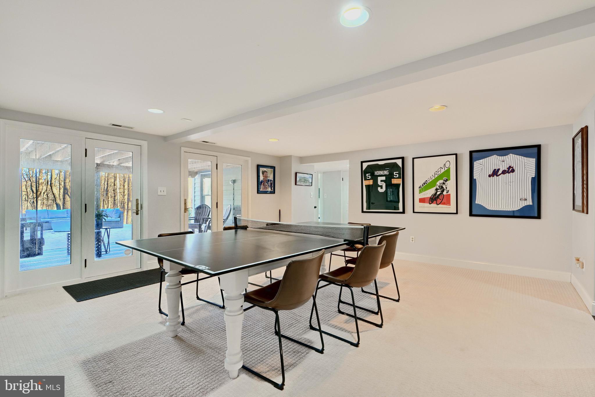 TWELVE HILLS - Residential