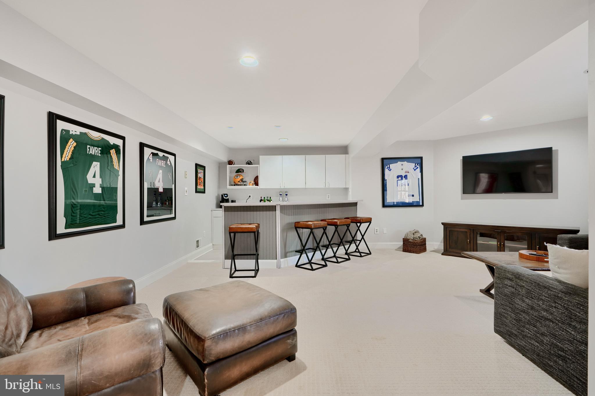 TWELVE HILLS - Residential