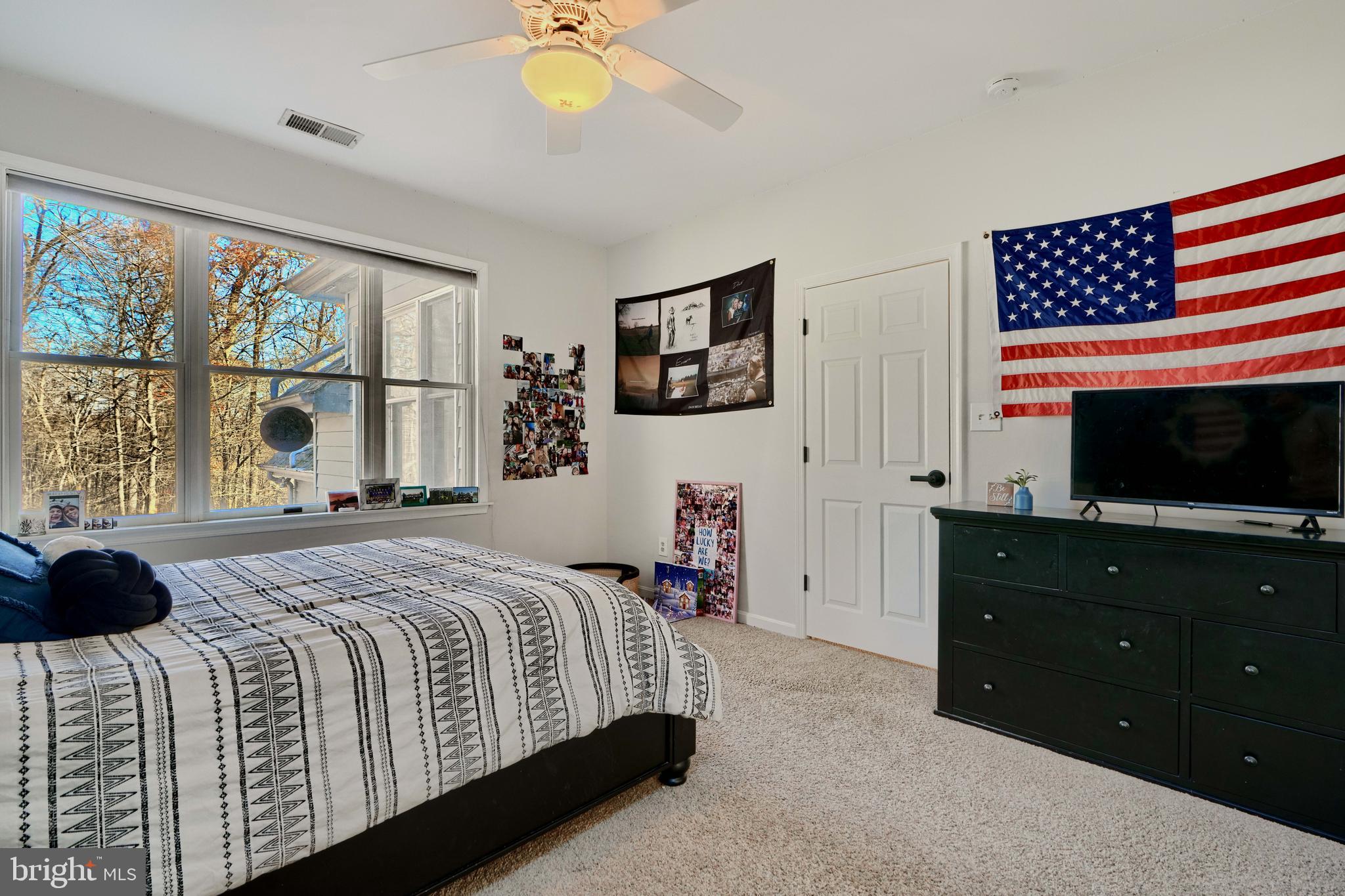 TWELVE HILLS - Residential