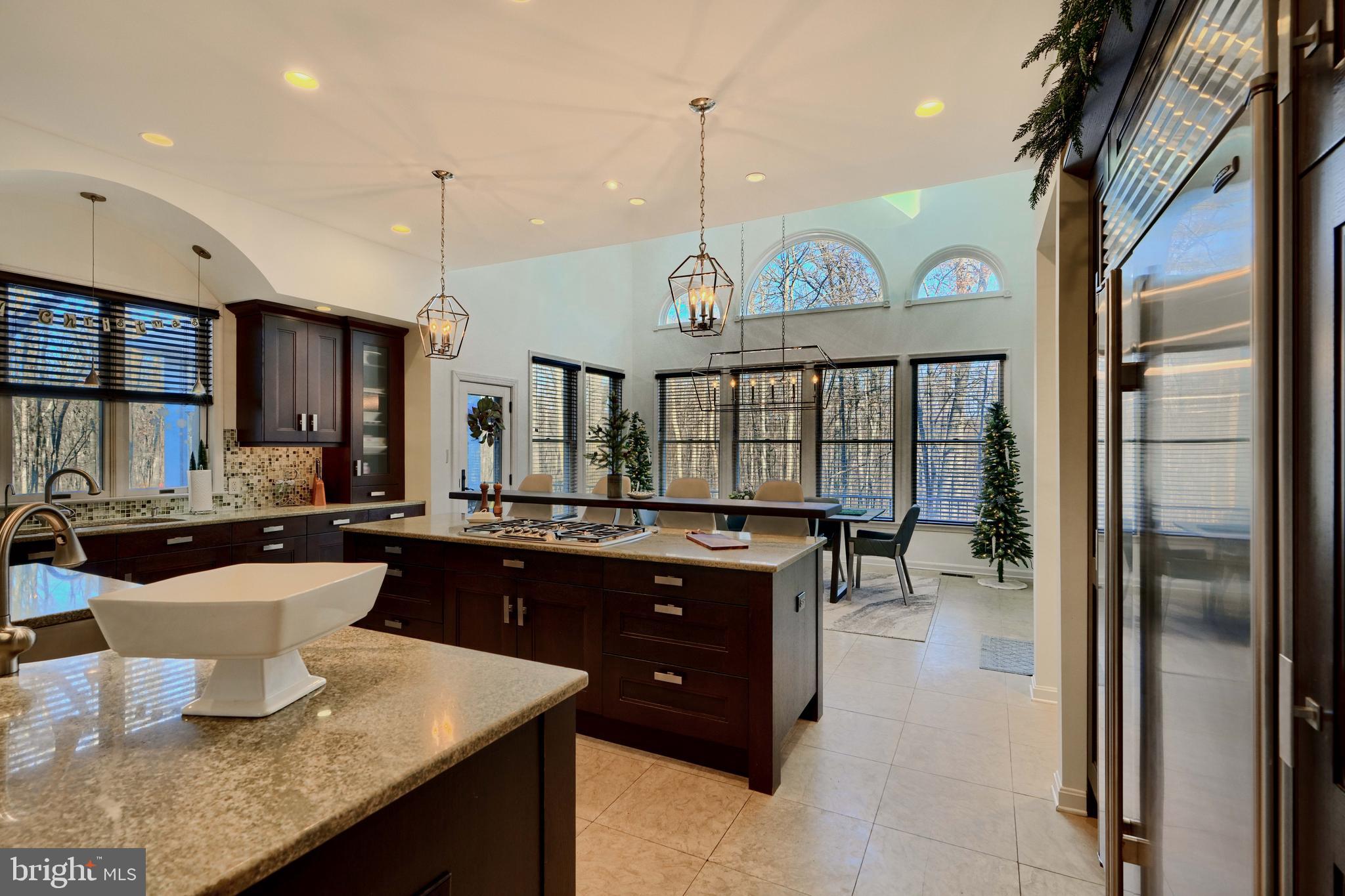 TWELVE HILLS - Residential