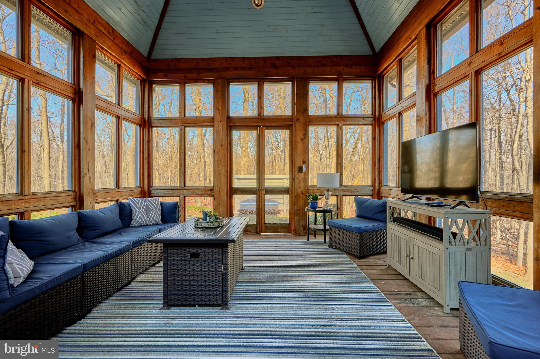 TWELVE HILLS - Residential