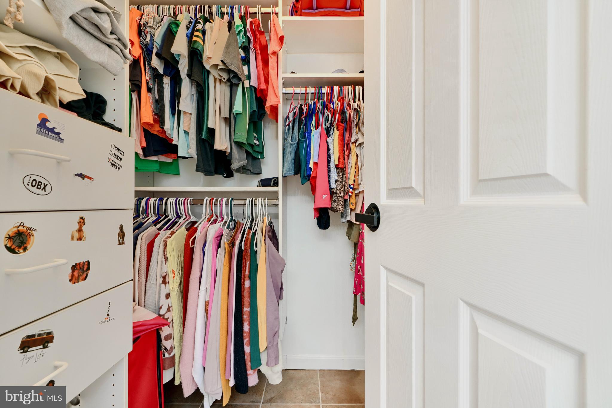 TWELVE HILLS - Residential