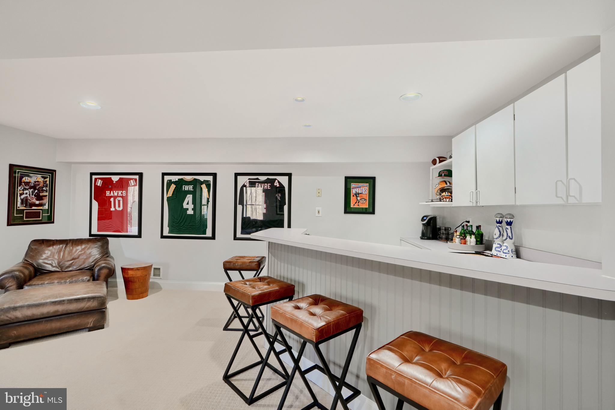 TWELVE HILLS - Residential