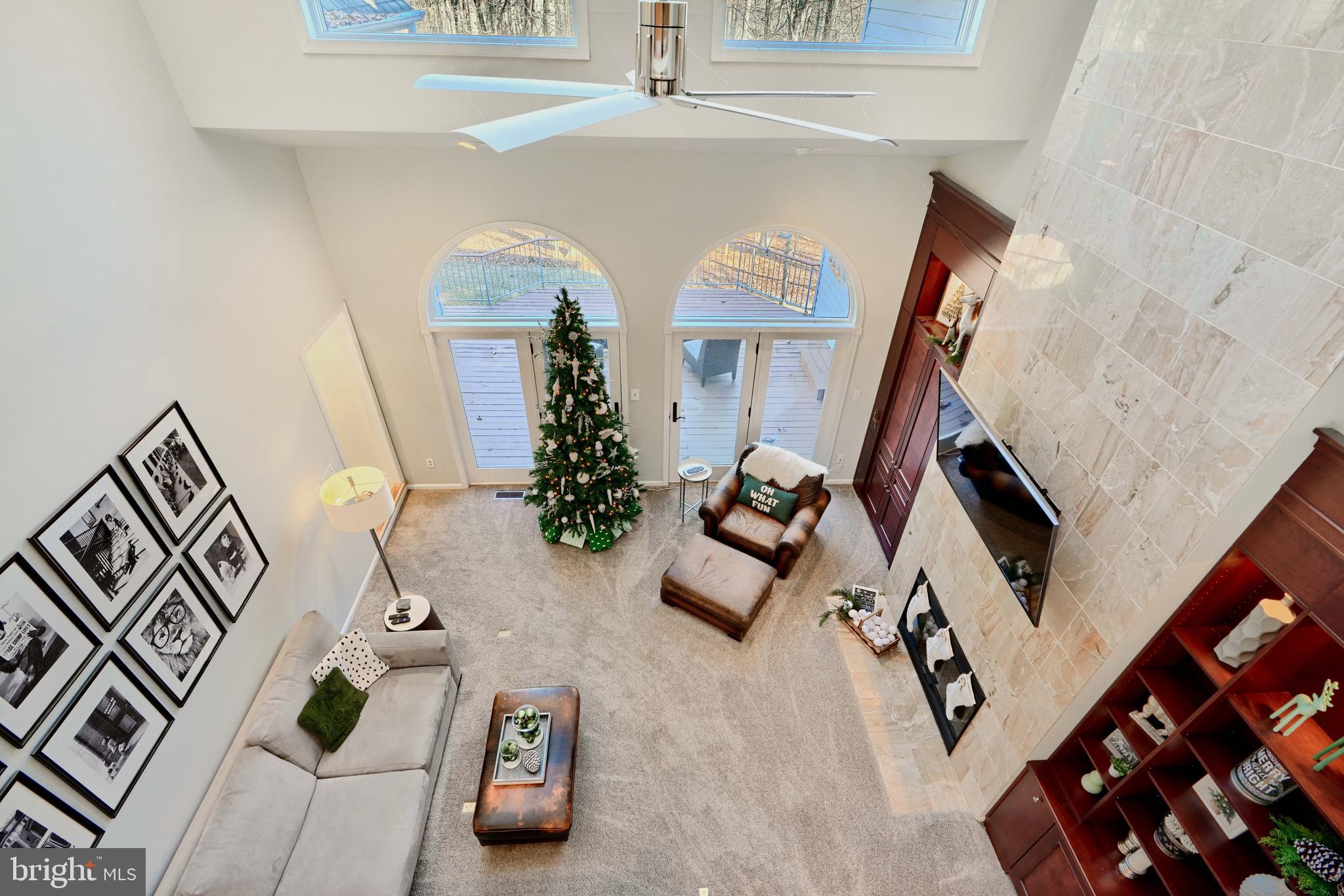 TWELVE HILLS - Residential