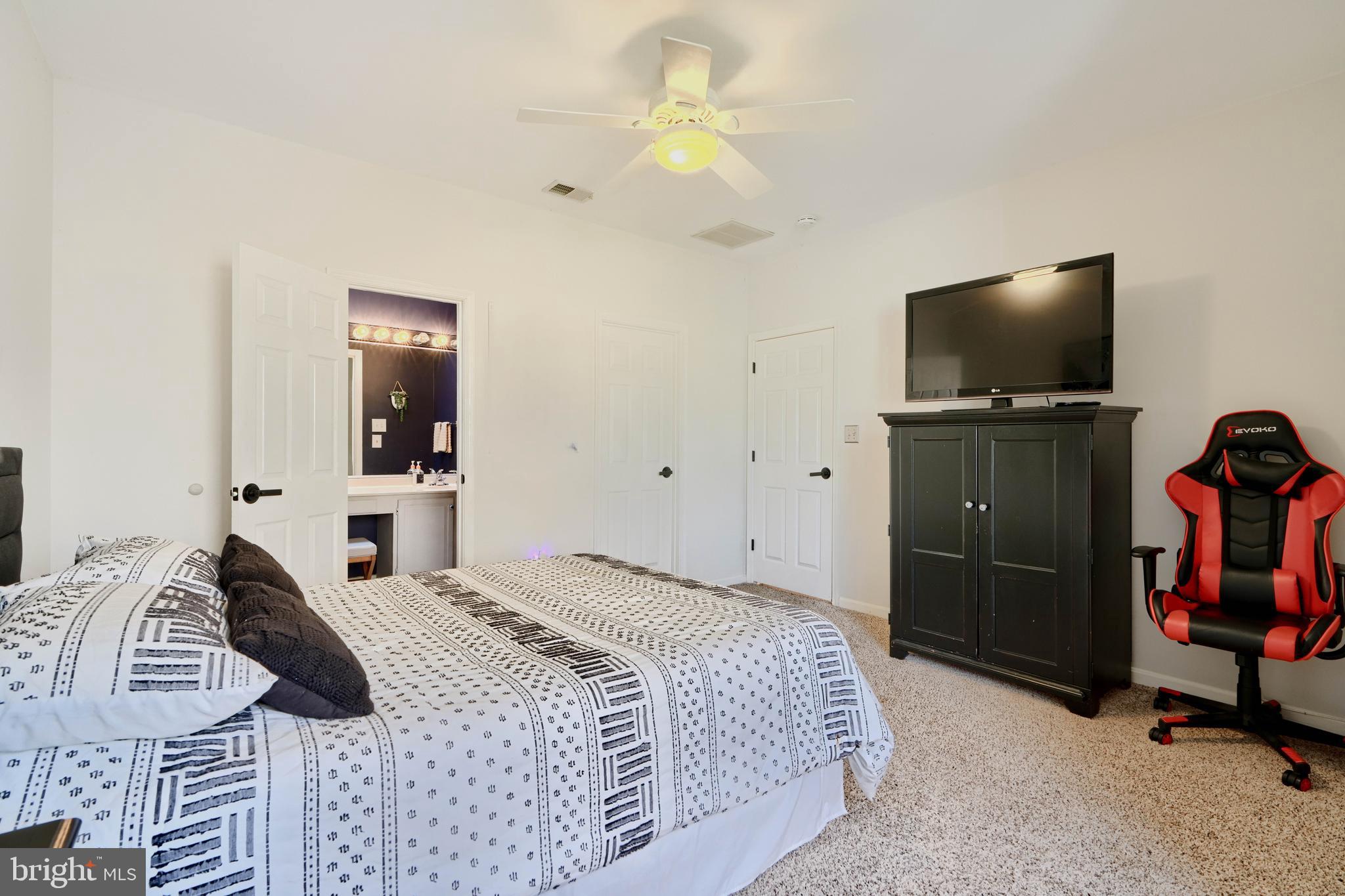 TWELVE HILLS - Residential