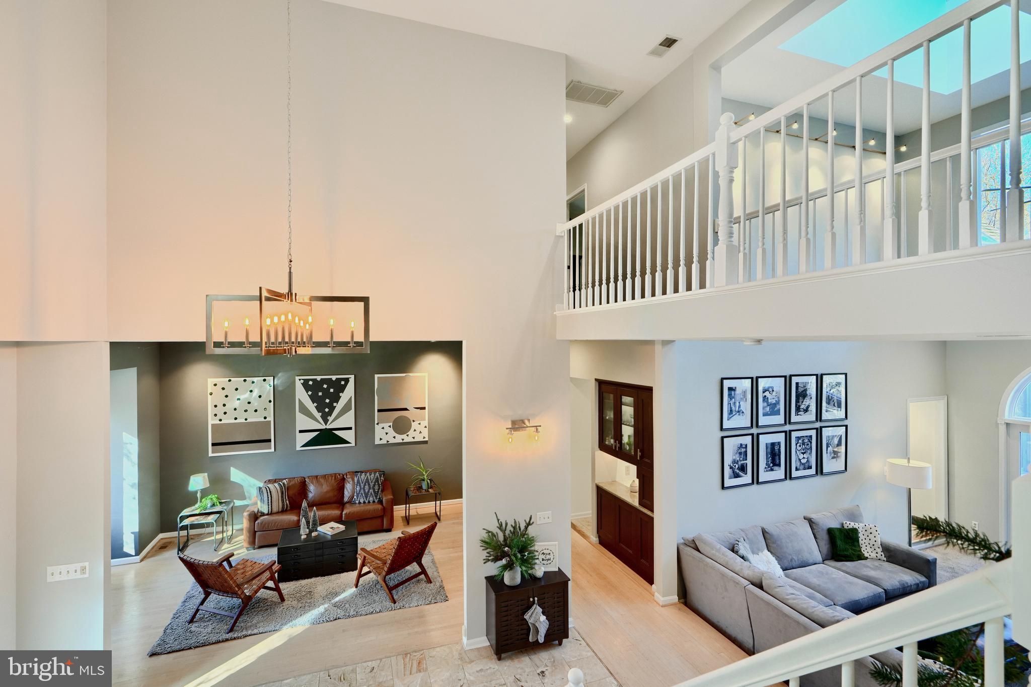 TWELVE HILLS - Residential