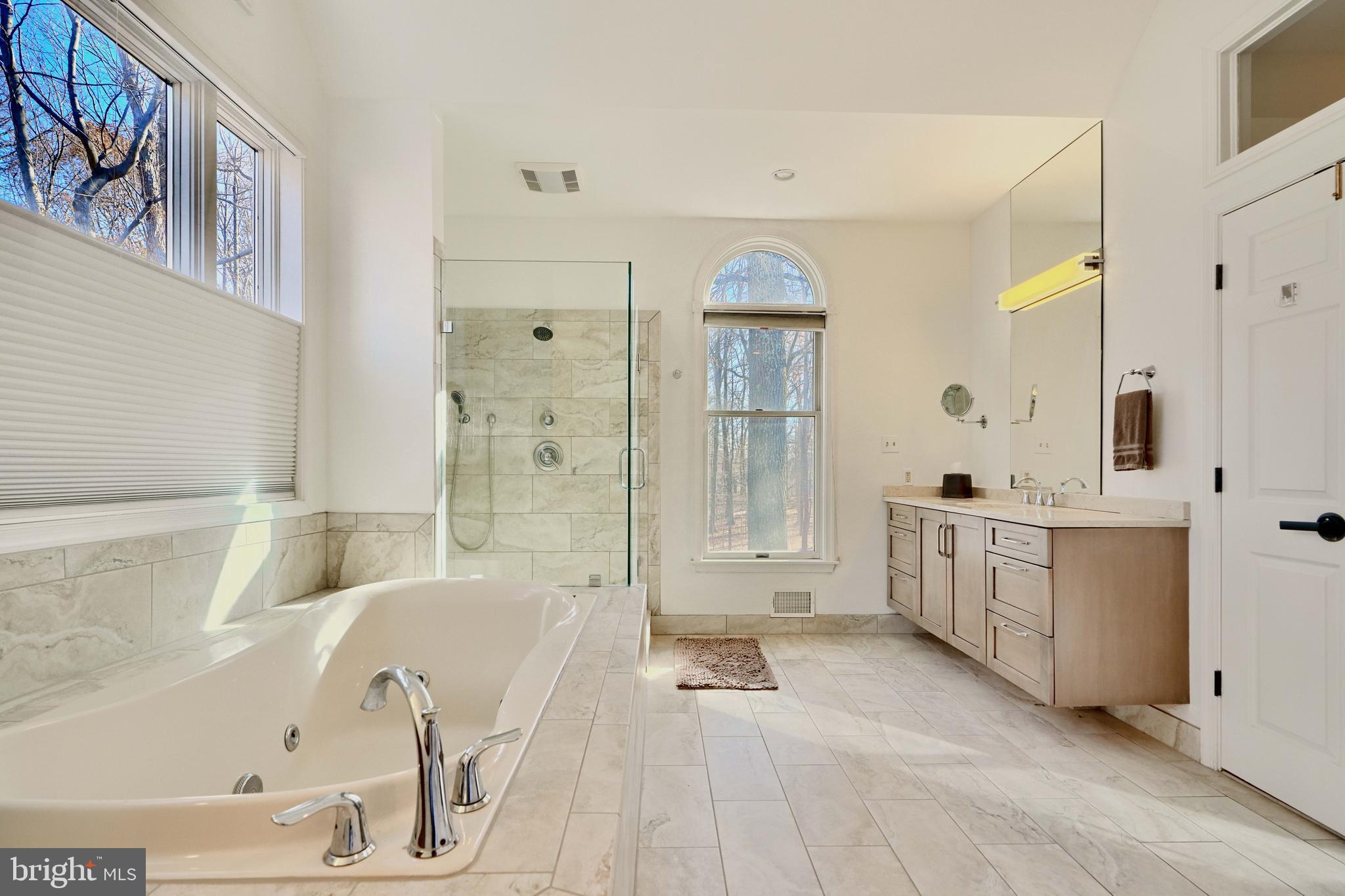 TWELVE HILLS - Residential