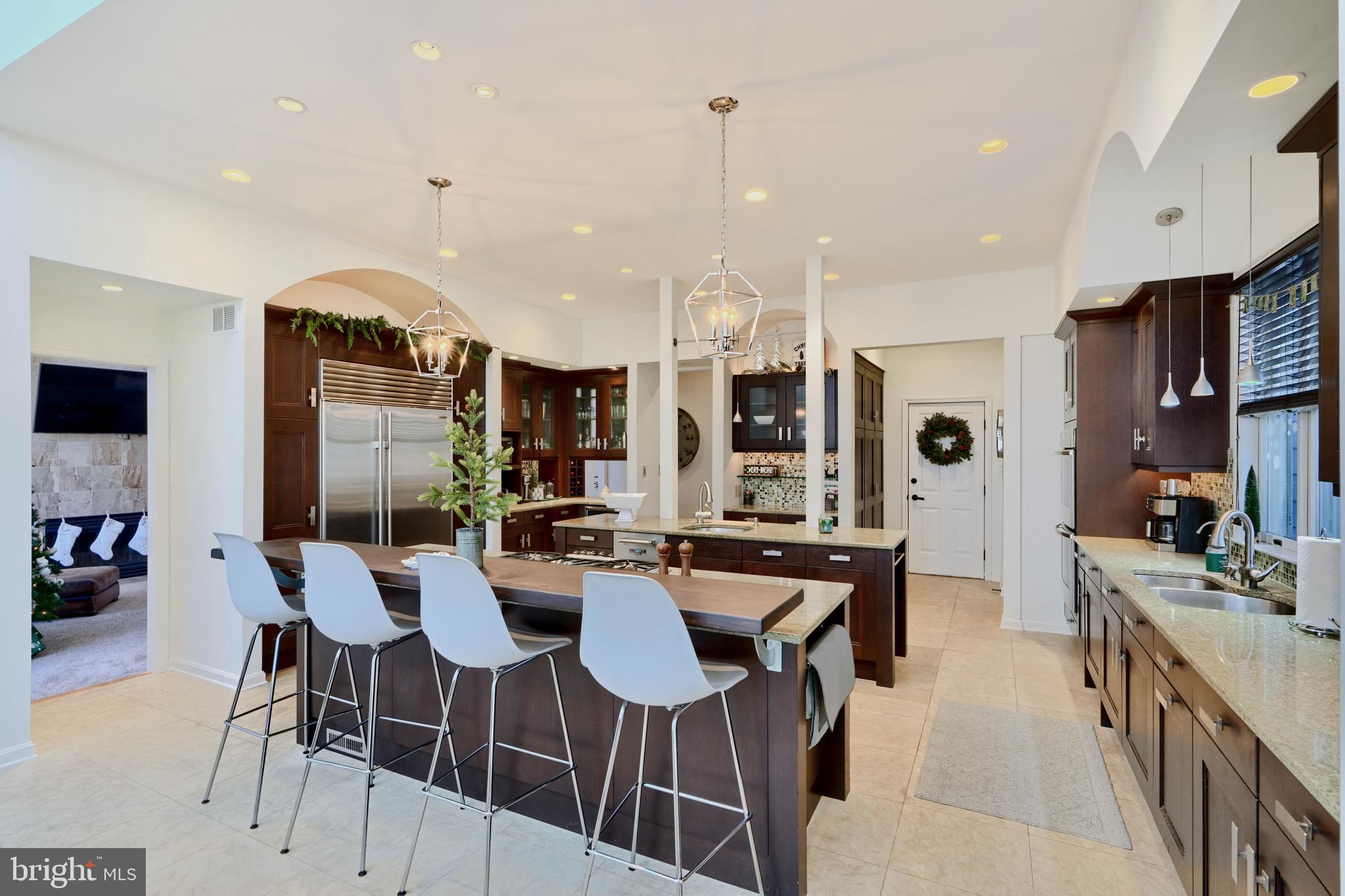 TWELVE HILLS - Residential