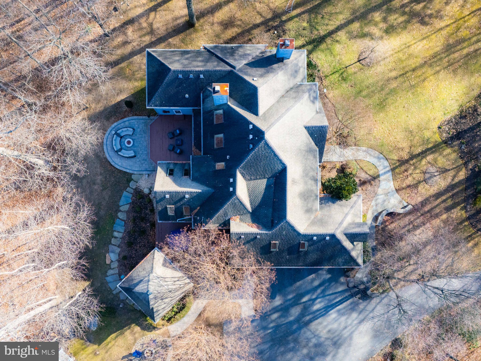 TWELVE HILLS - Residential