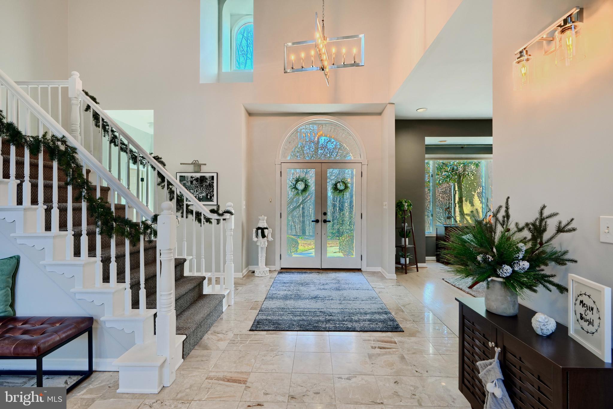 TWELVE HILLS - Residential