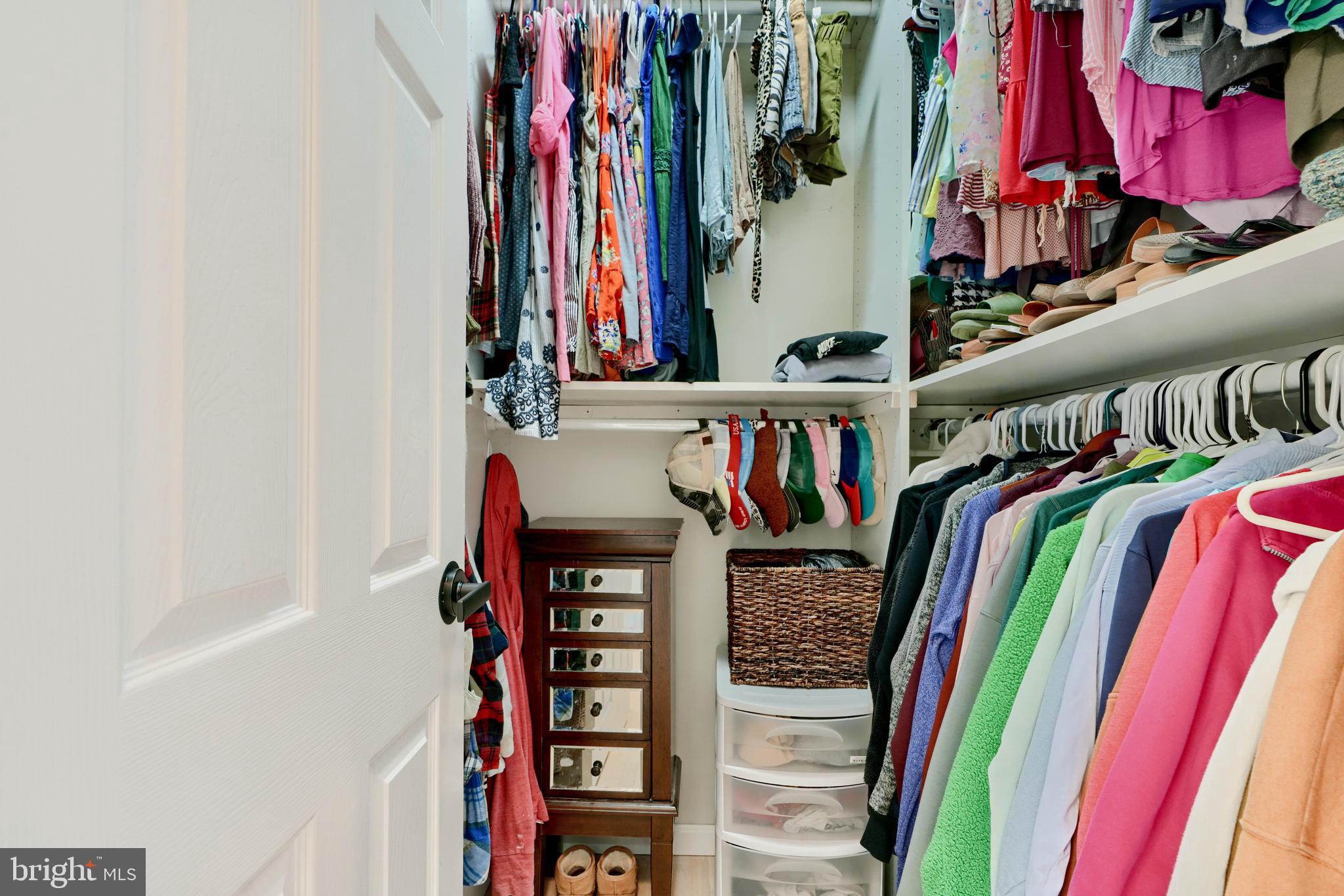 TWELVE HILLS - Residential