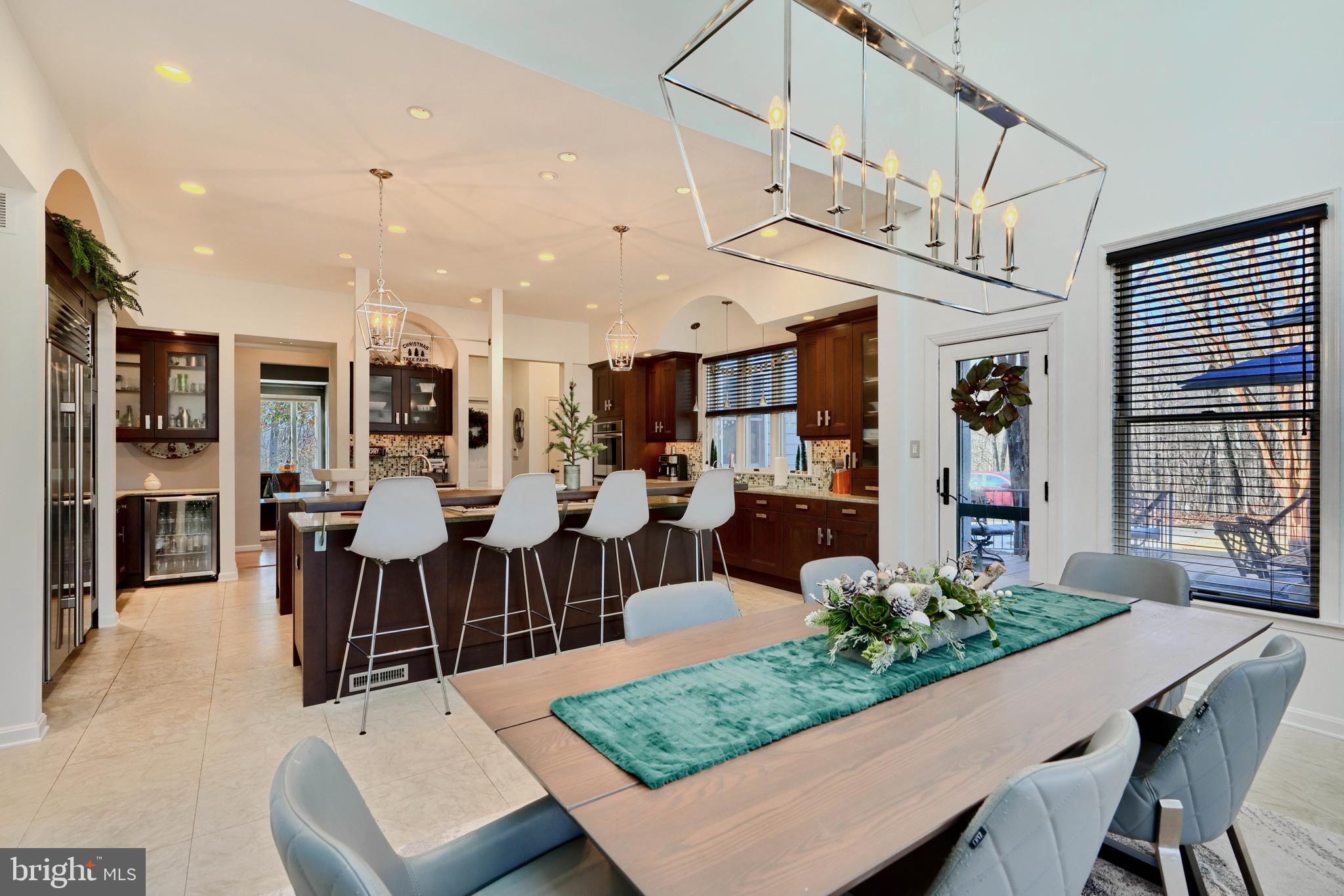 TWELVE HILLS - Residential