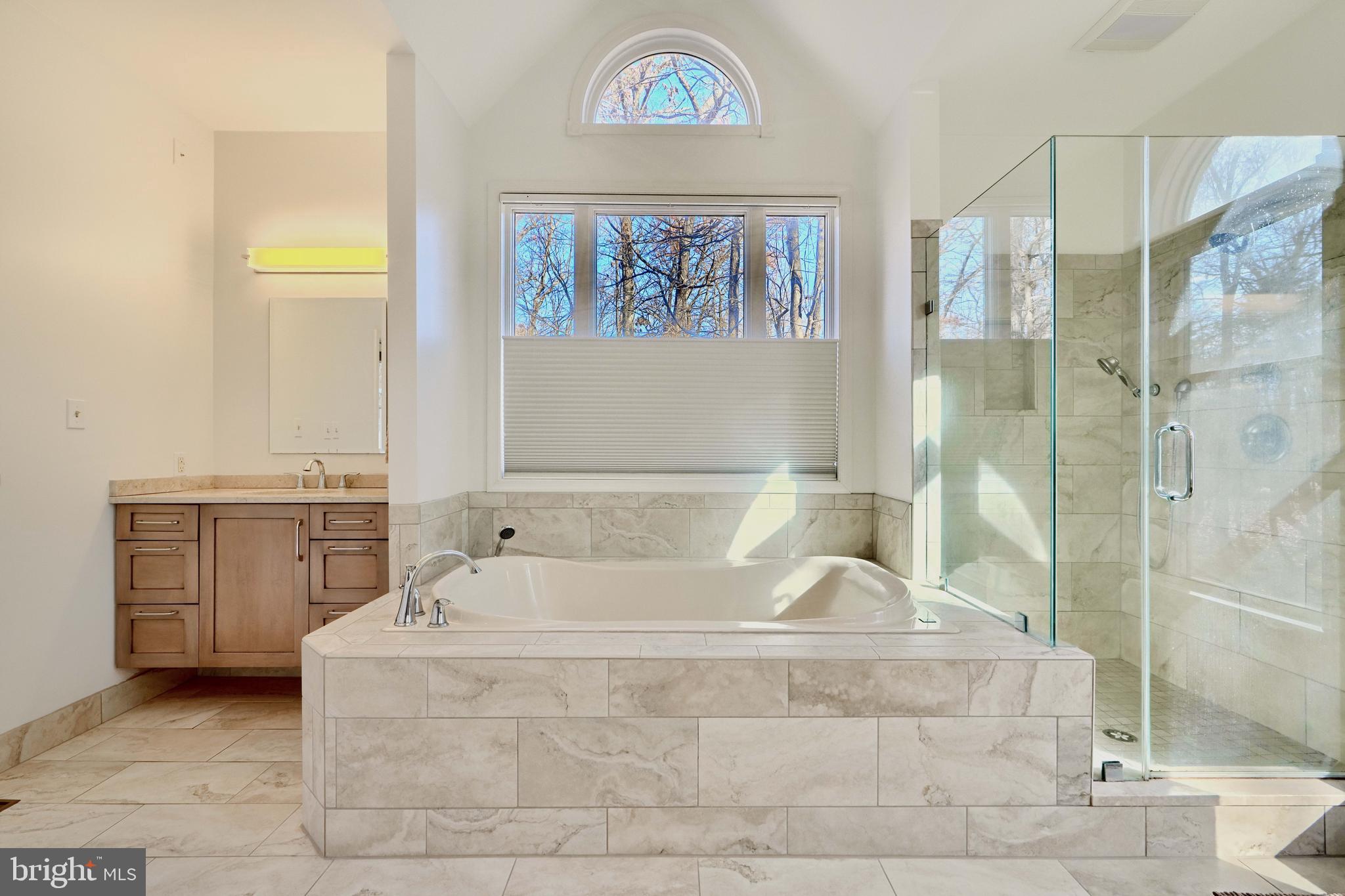 TWELVE HILLS - Residential