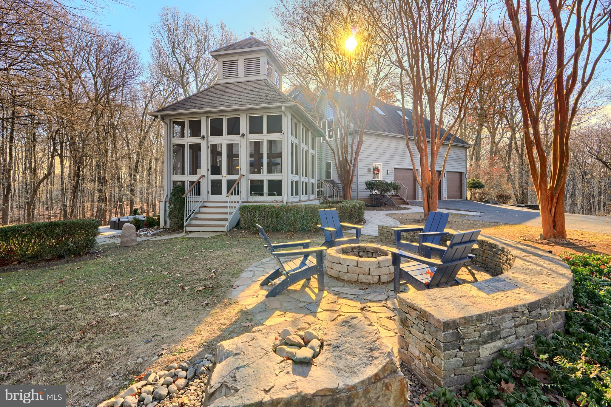 TWELVE HILLS - Residential