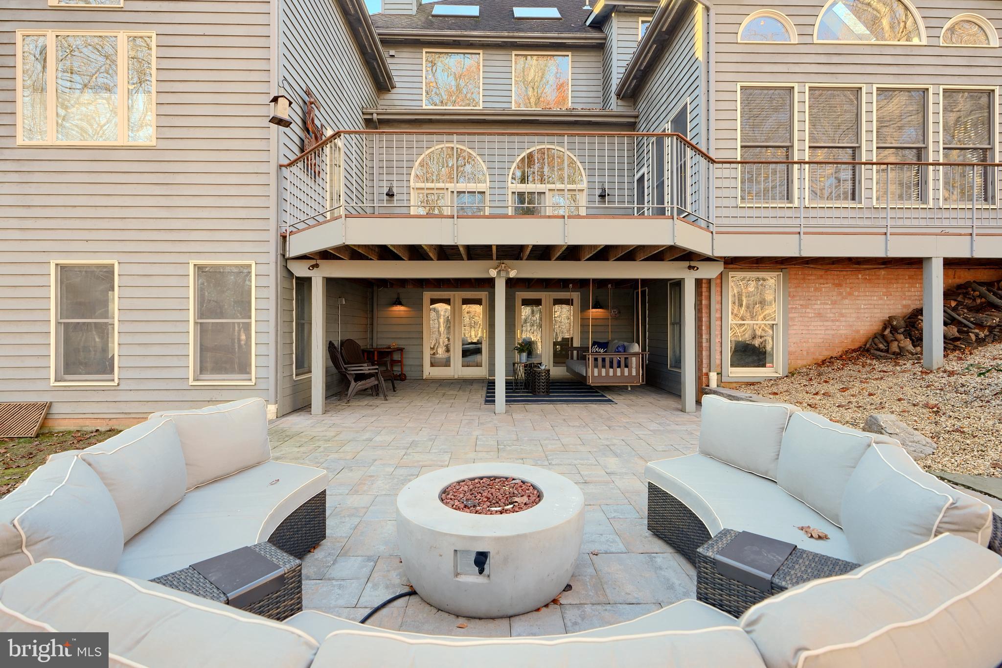 TWELVE HILLS - Residential