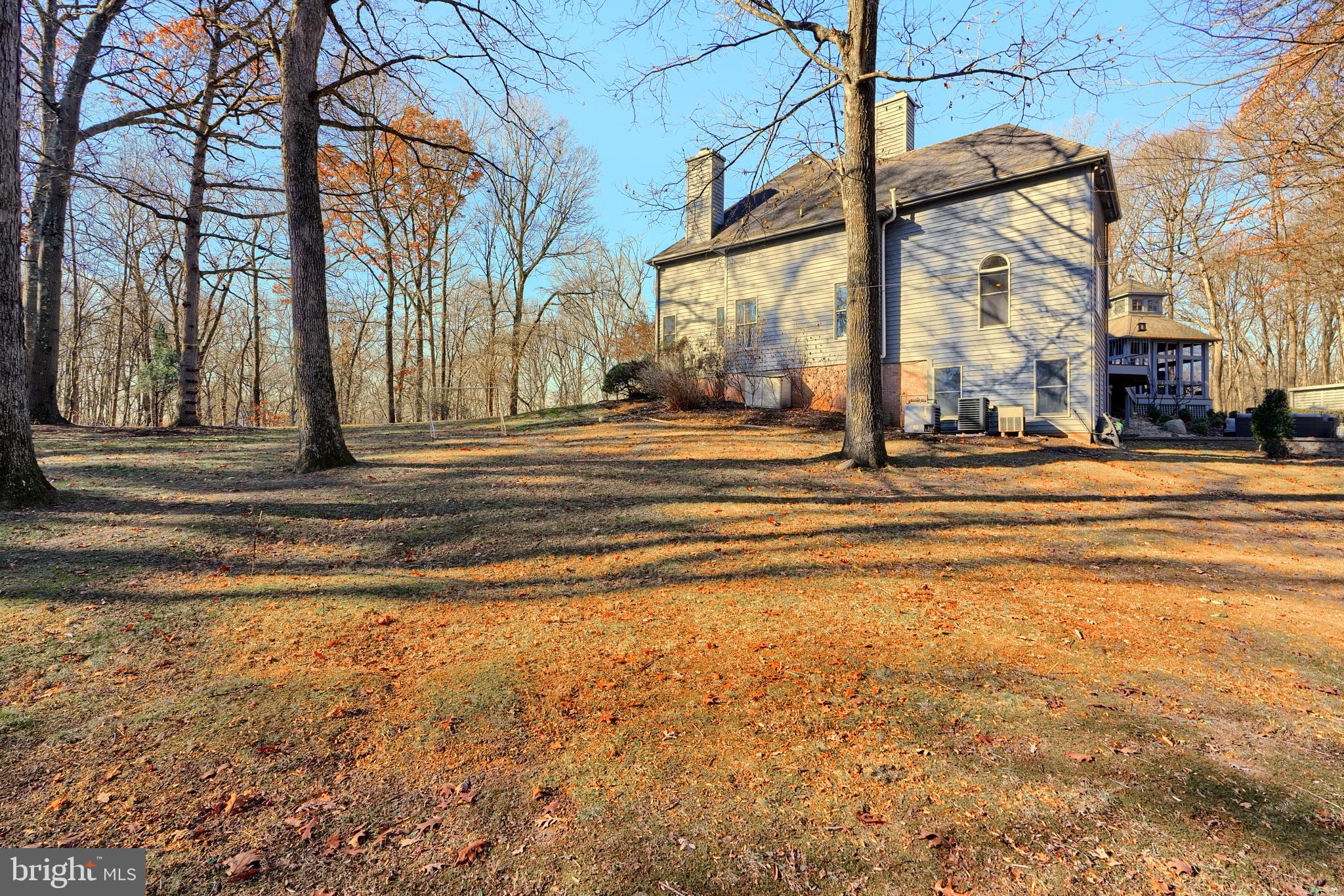 TWELVE HILLS - Residential