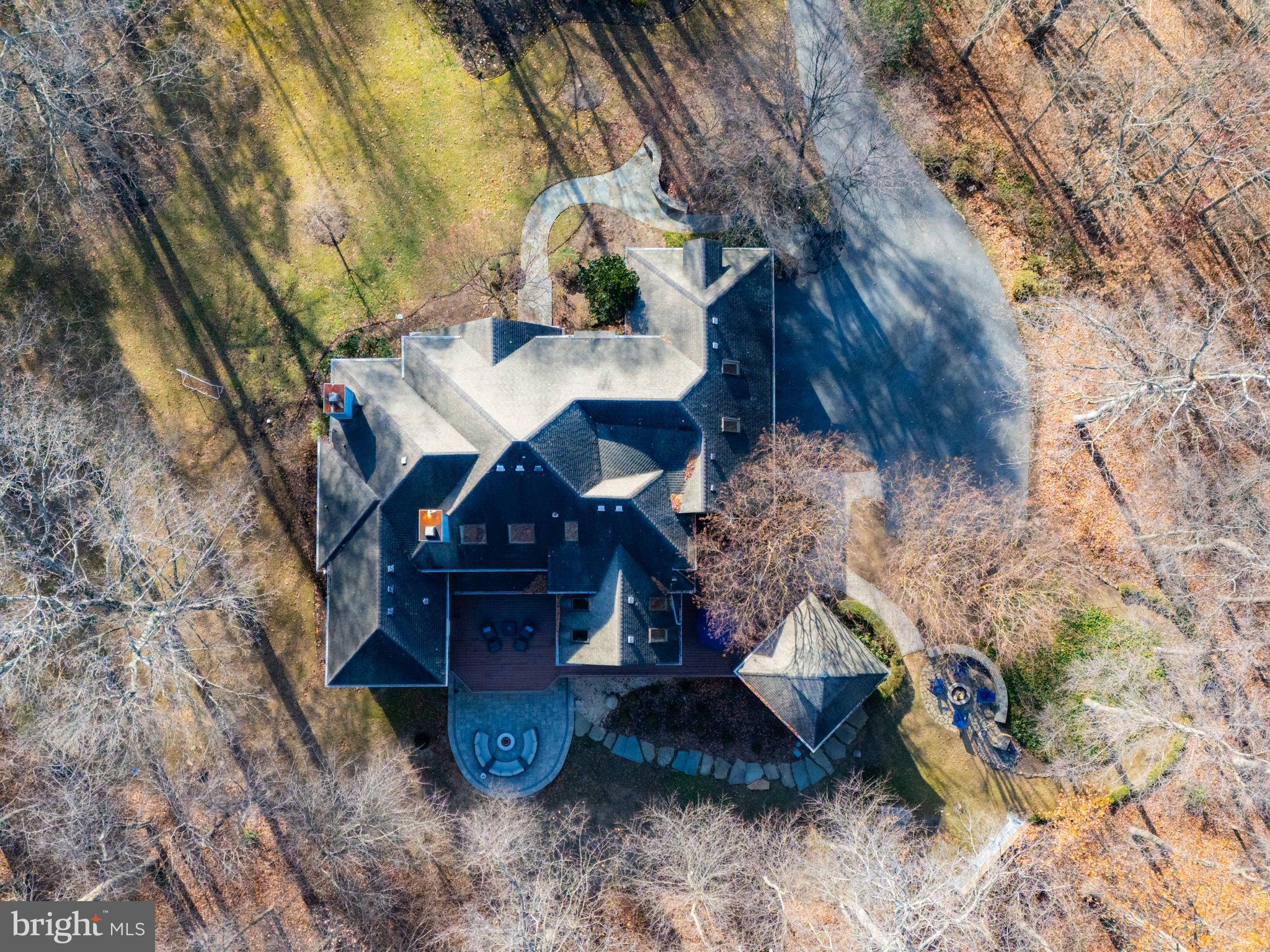 TWELVE HILLS - Residential