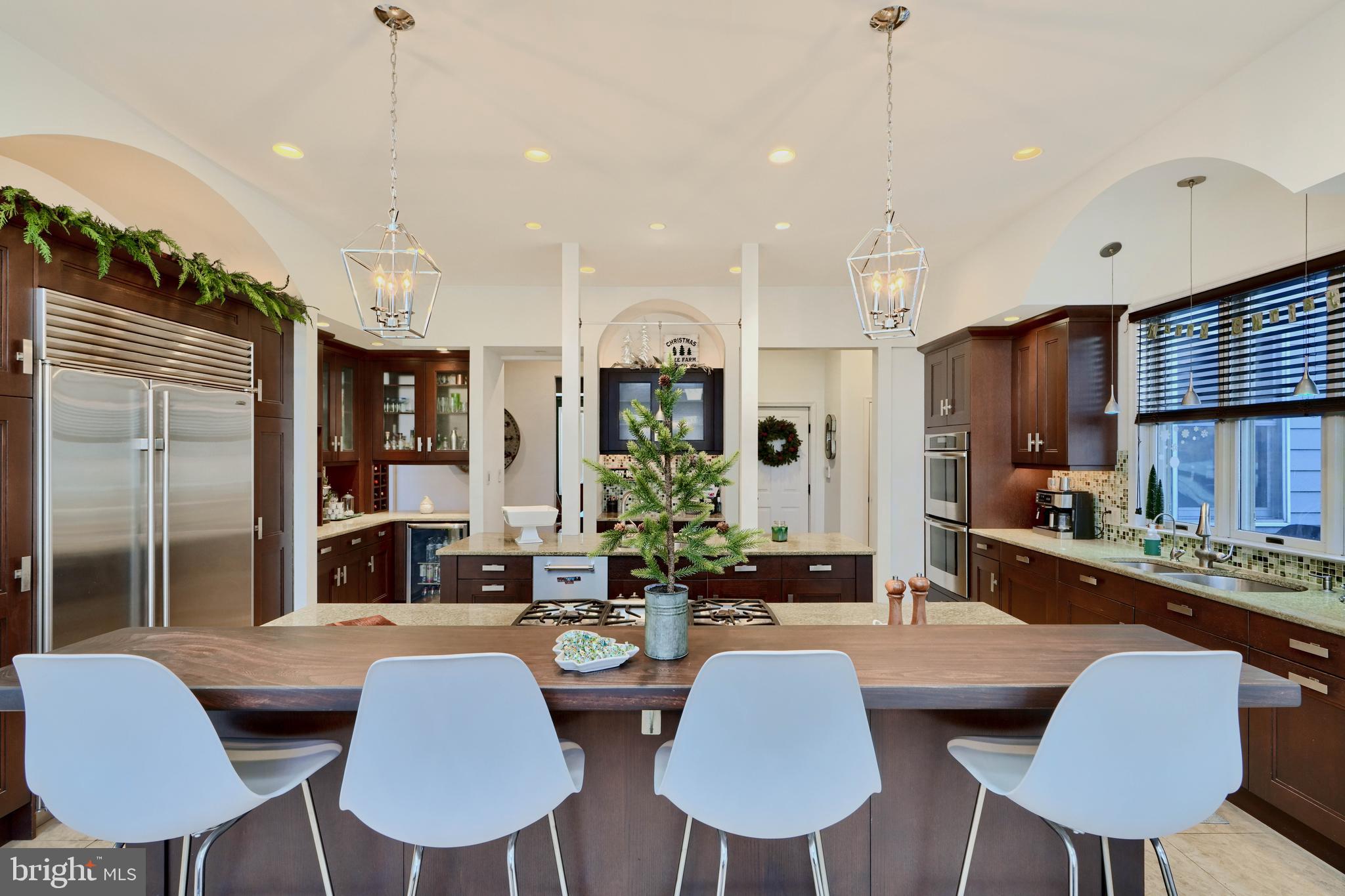 TWELVE HILLS - Residential