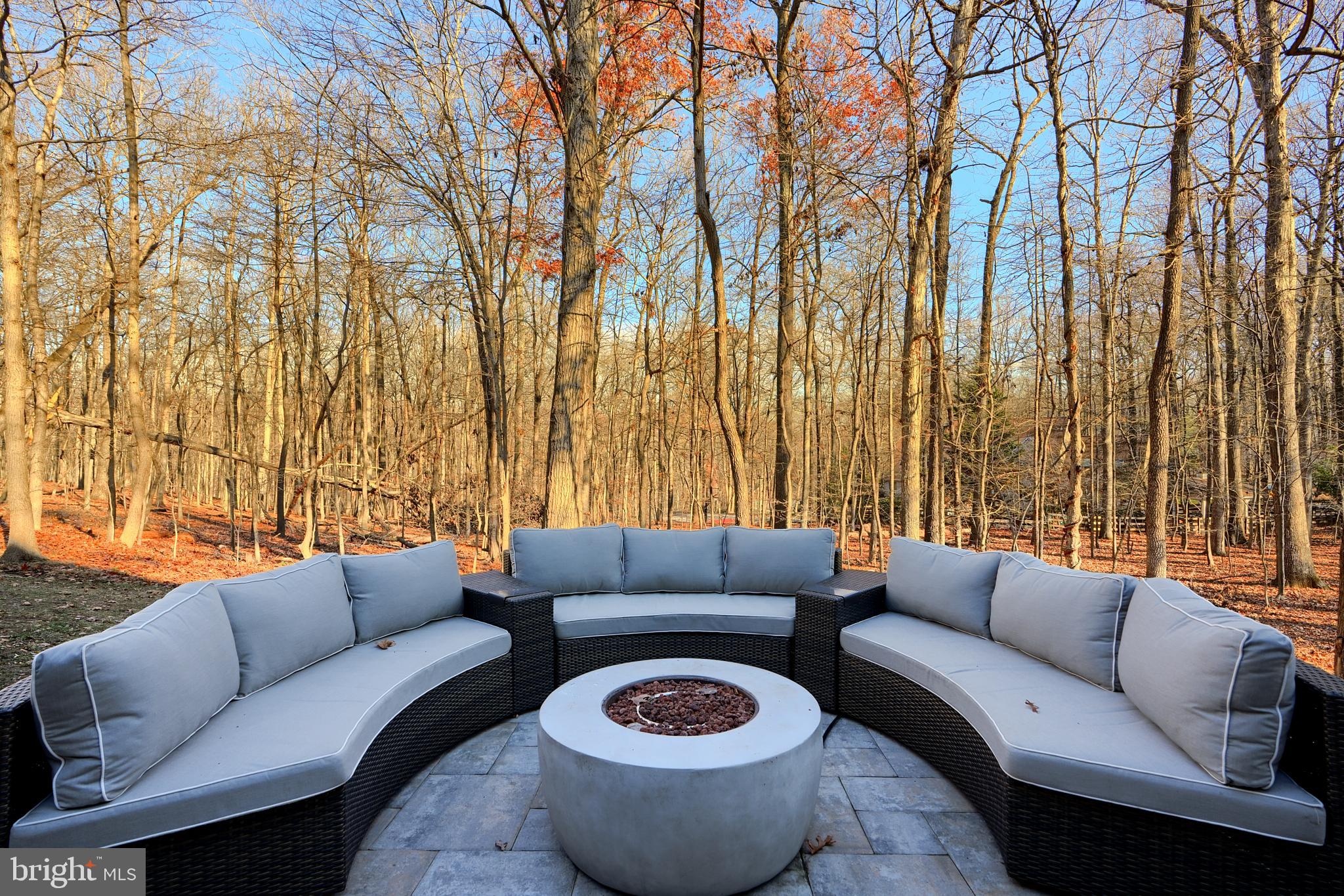 TWELVE HILLS - Residential