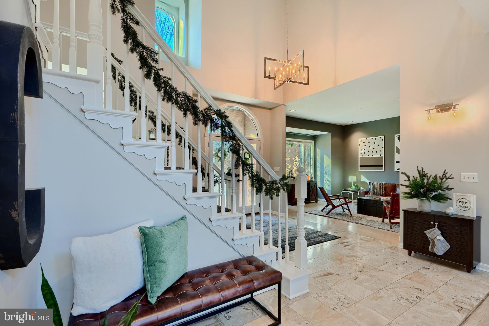 TWELVE HILLS - Residential