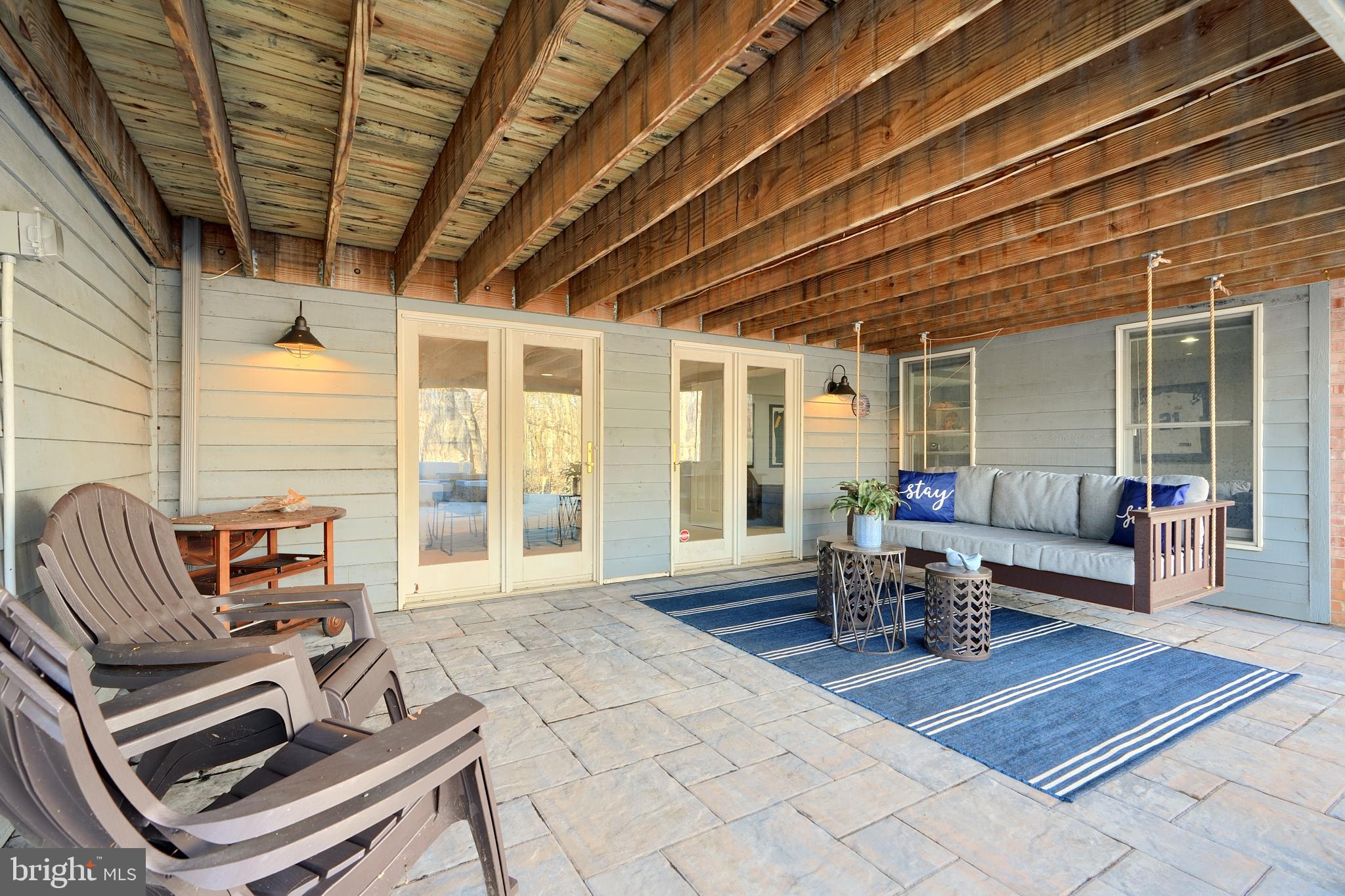 TWELVE HILLS - Residential