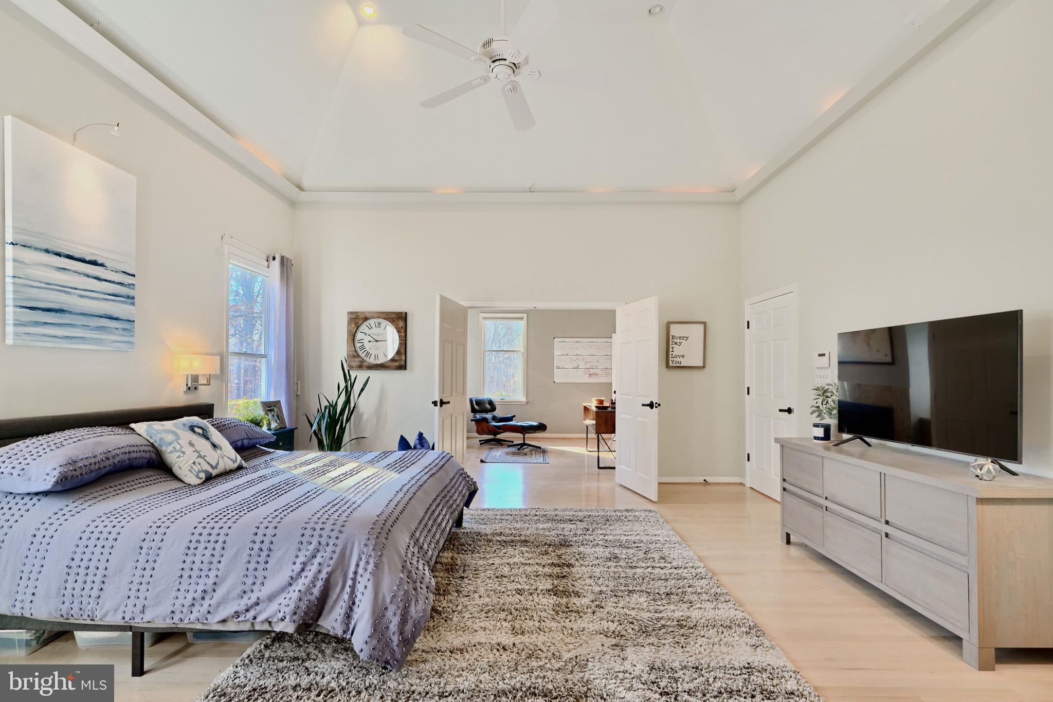 TWELVE HILLS - Residential