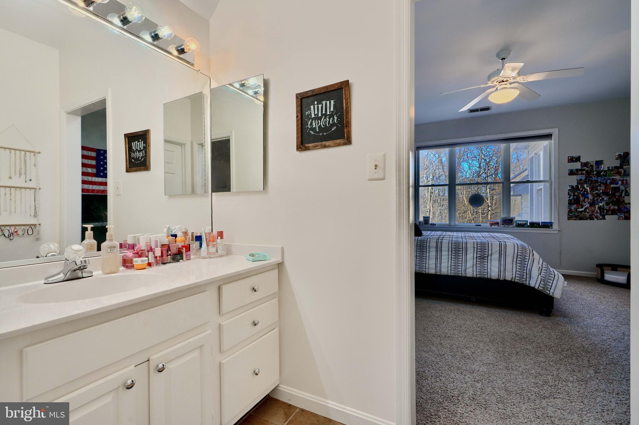 TWELVE HILLS - Residential