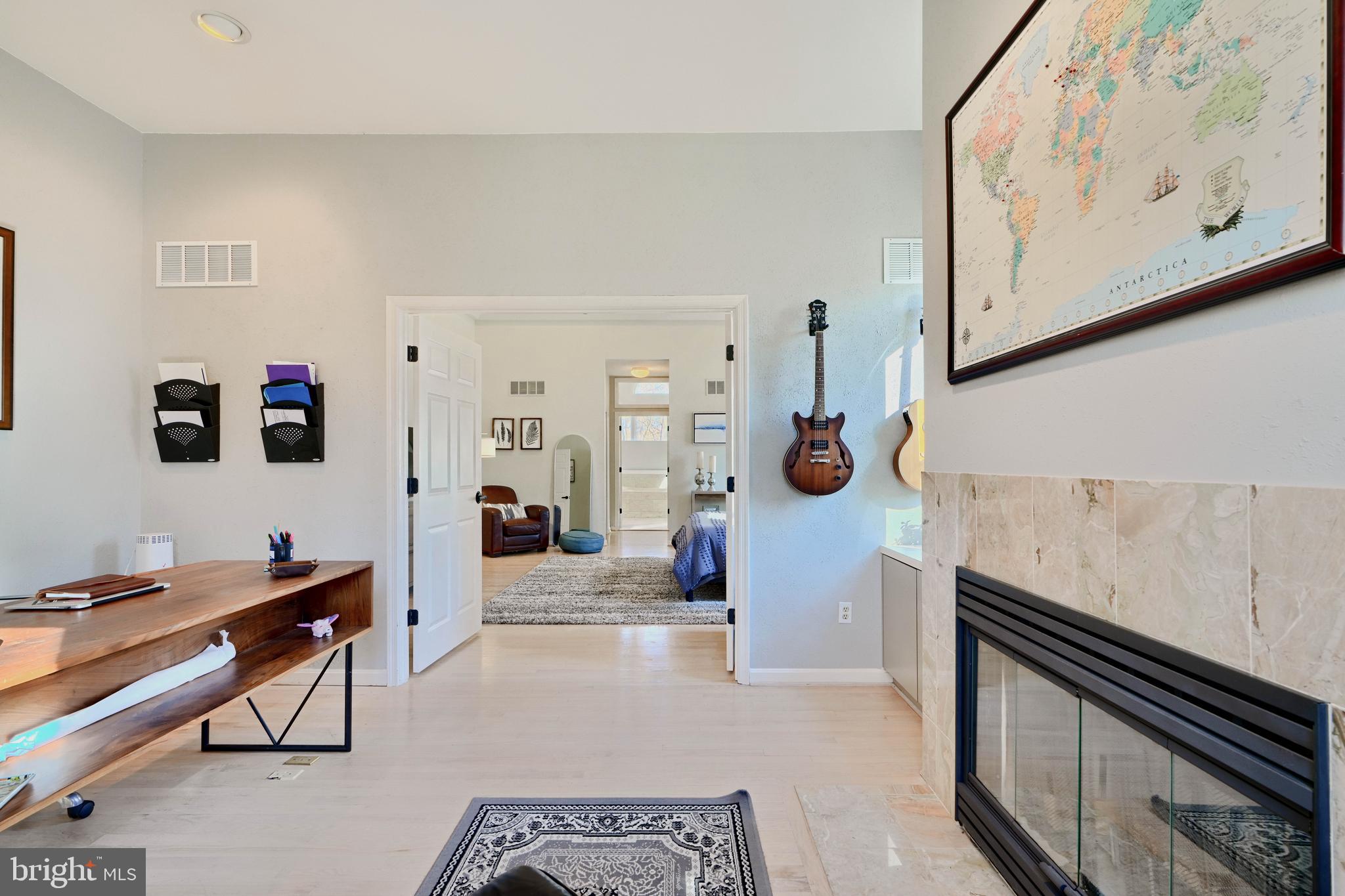 TWELVE HILLS - Residential