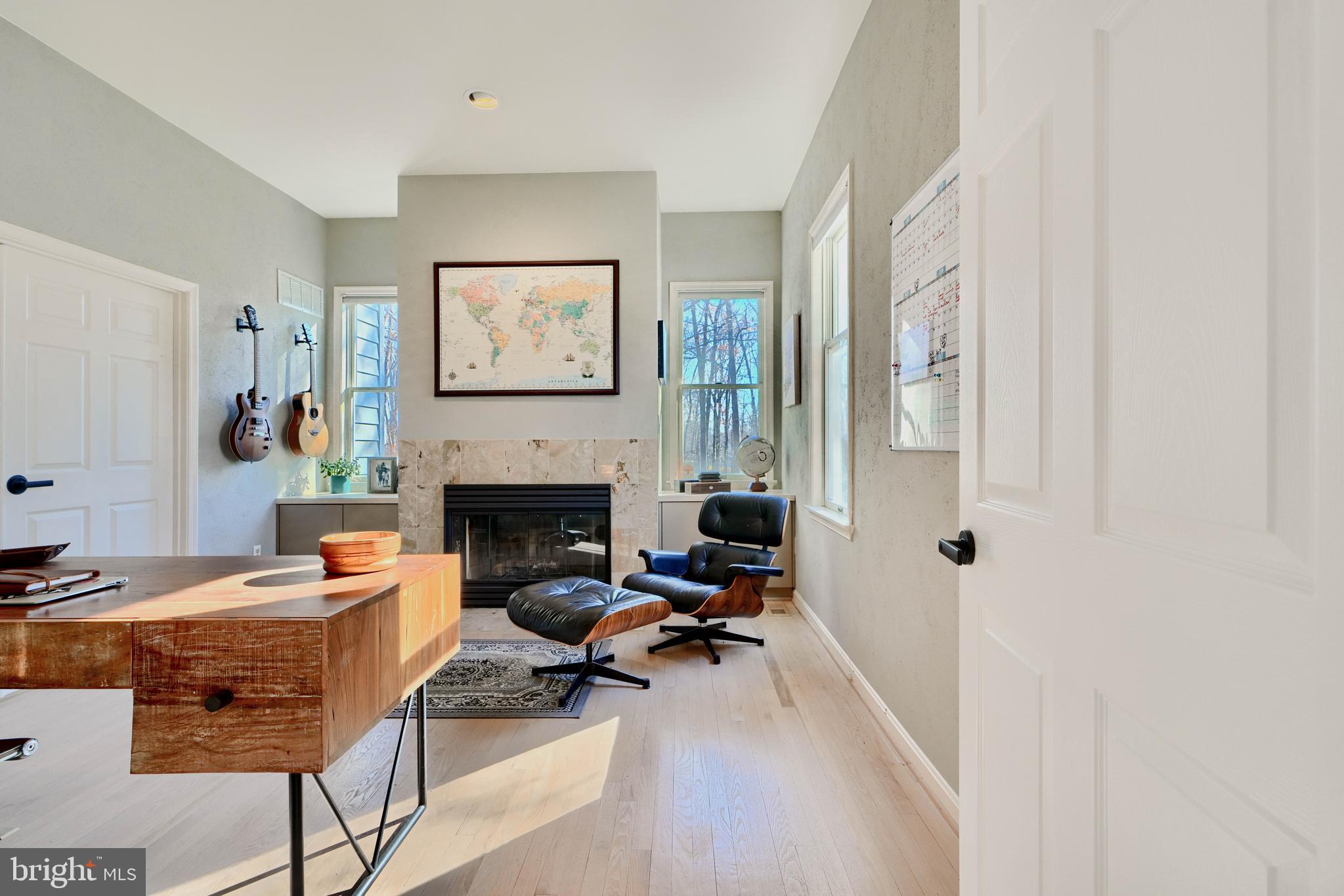 TWELVE HILLS - Residential