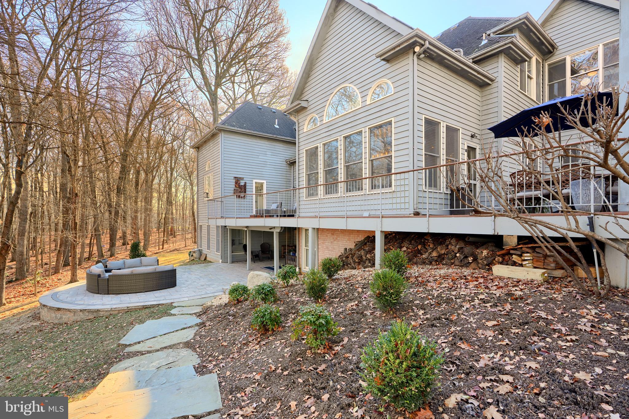 TWELVE HILLS - Residential