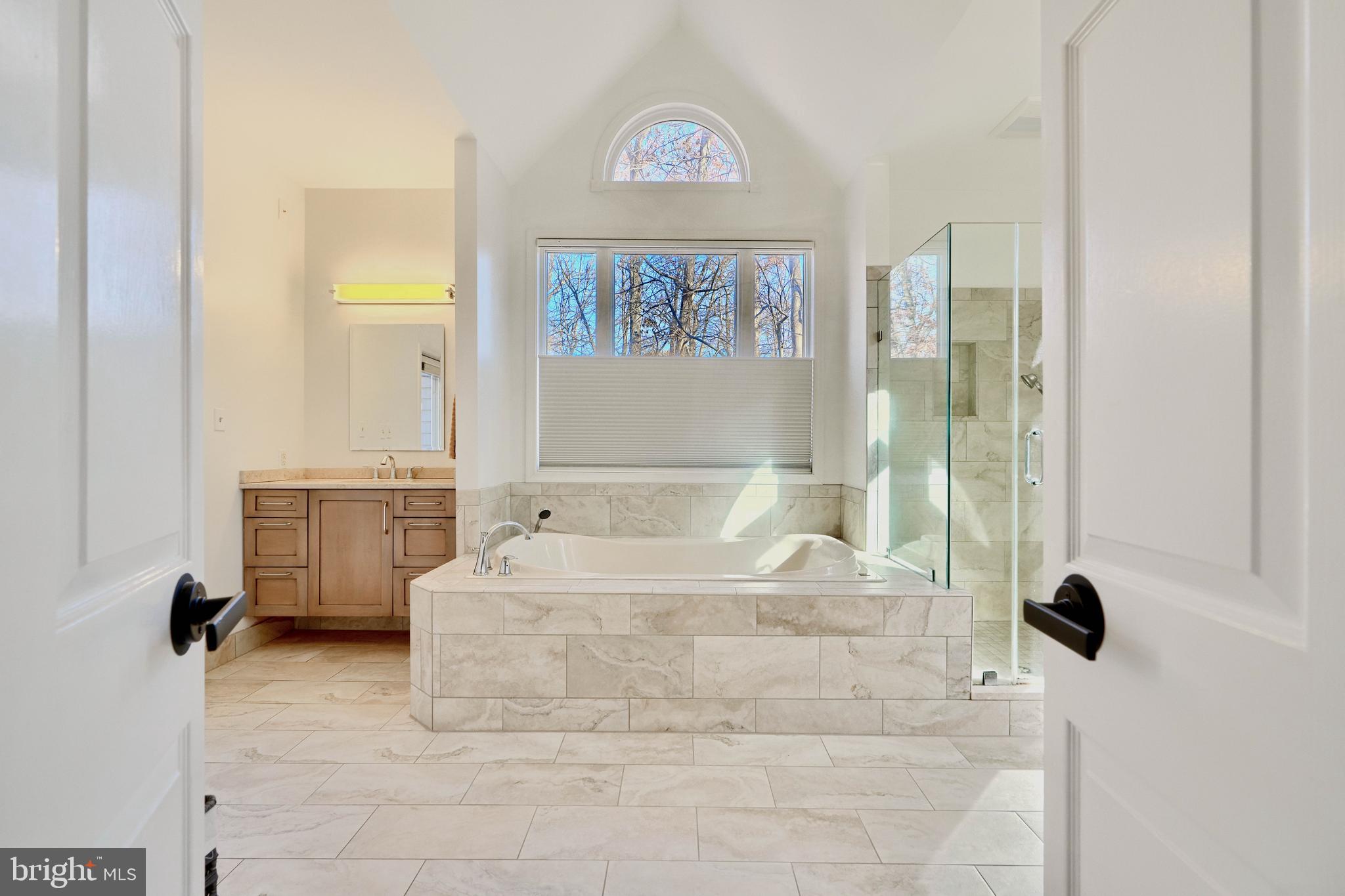 TWELVE HILLS - Residential