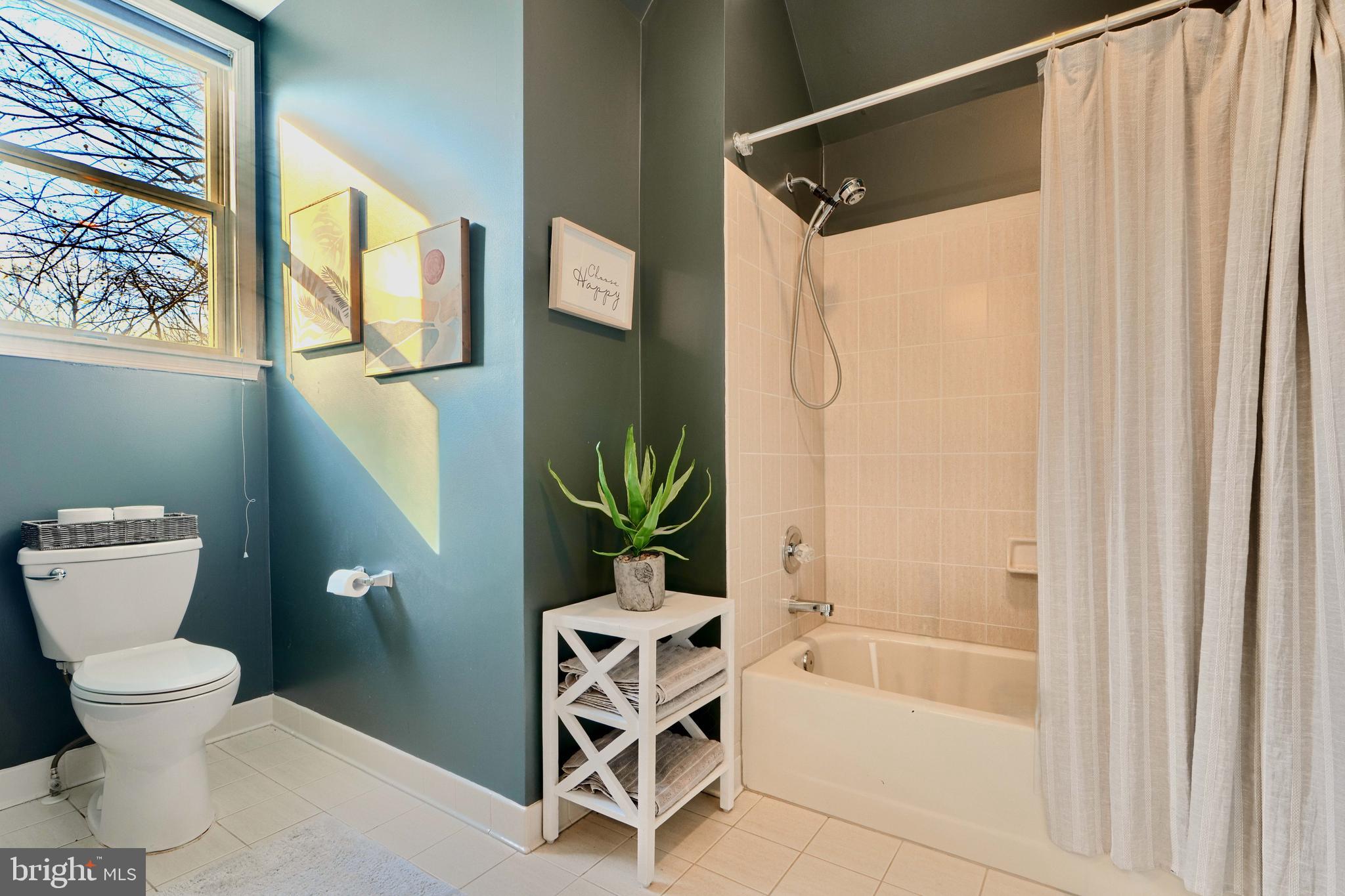 TWELVE HILLS - Residential