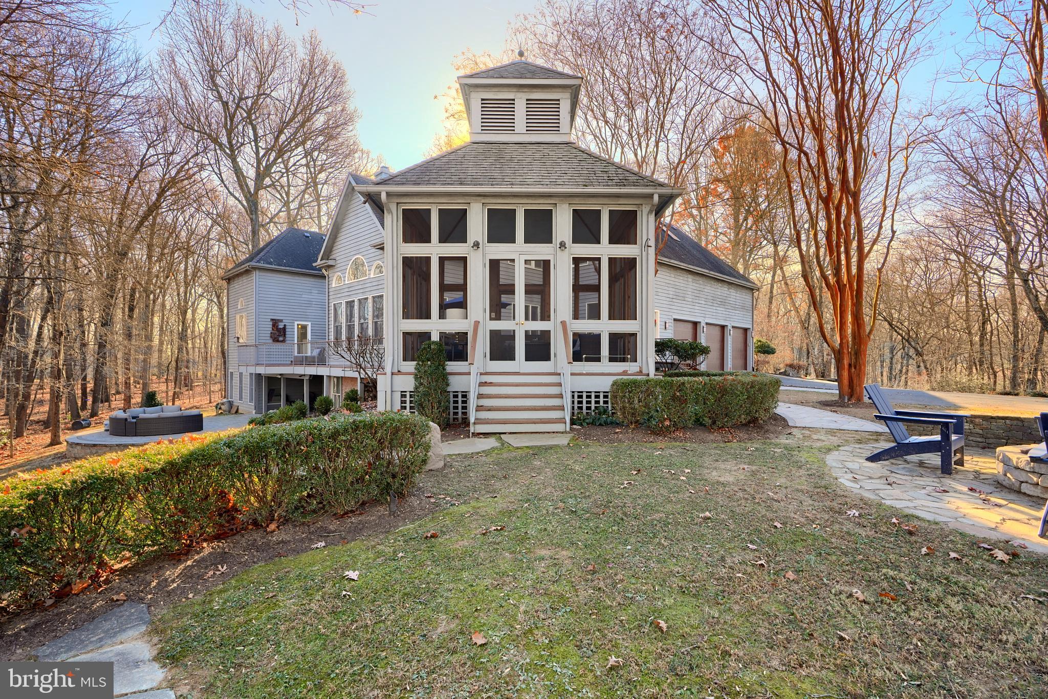 TWELVE HILLS - Residential