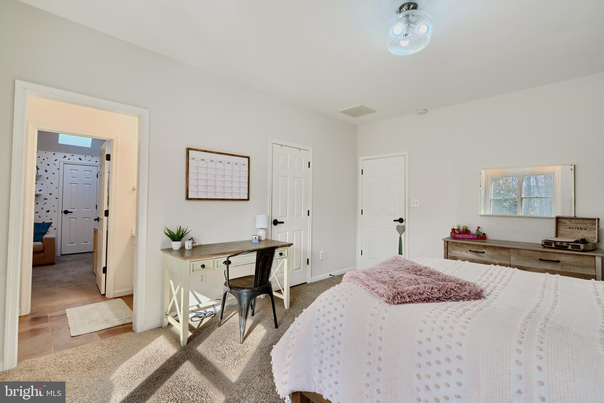 TWELVE HILLS - Residential