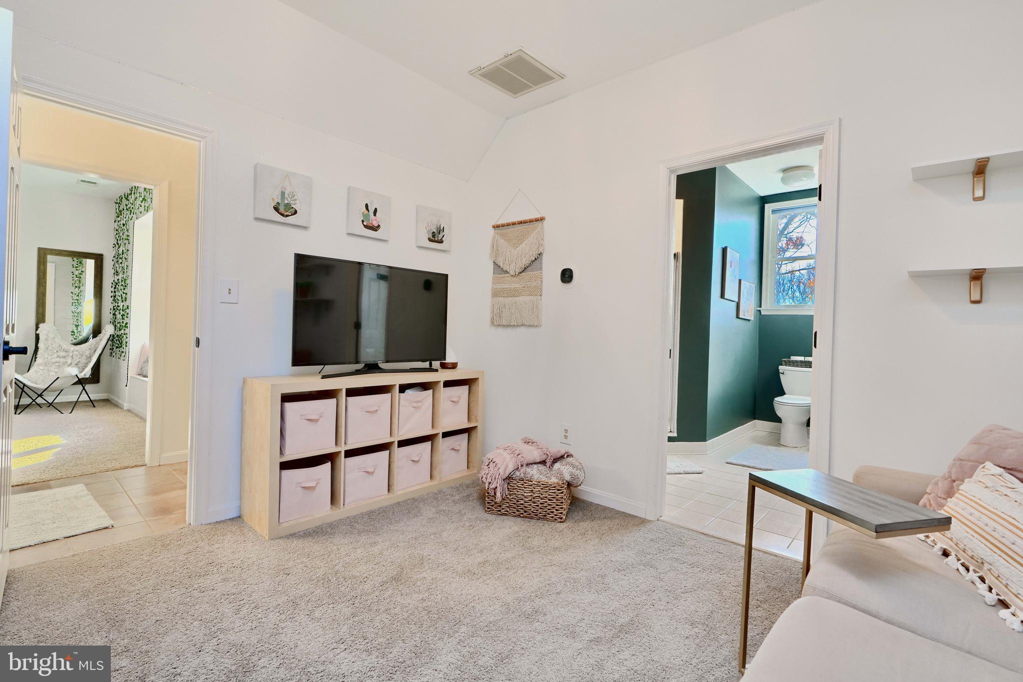 TWELVE HILLS - Residential