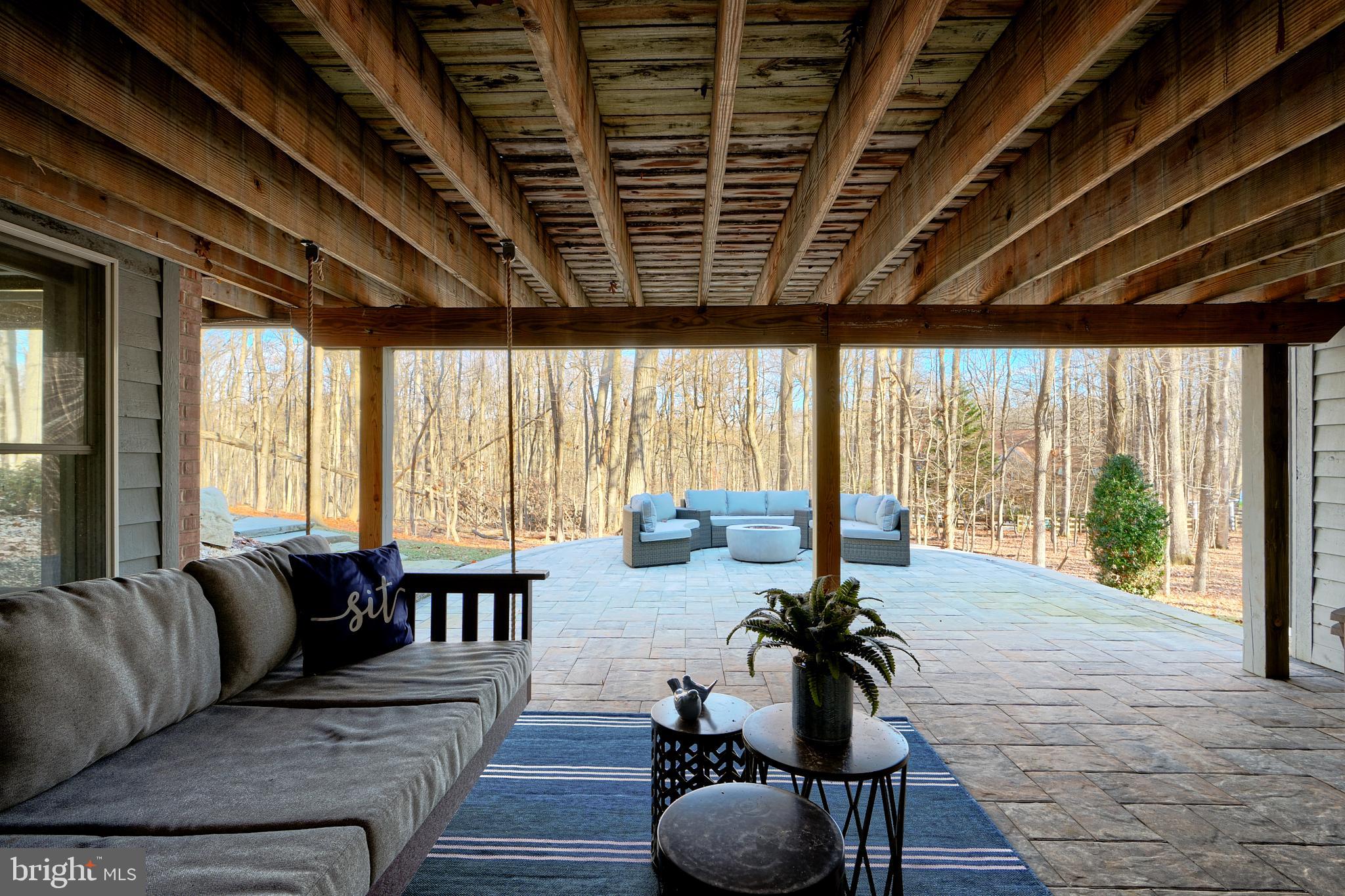 TWELVE HILLS - Residential