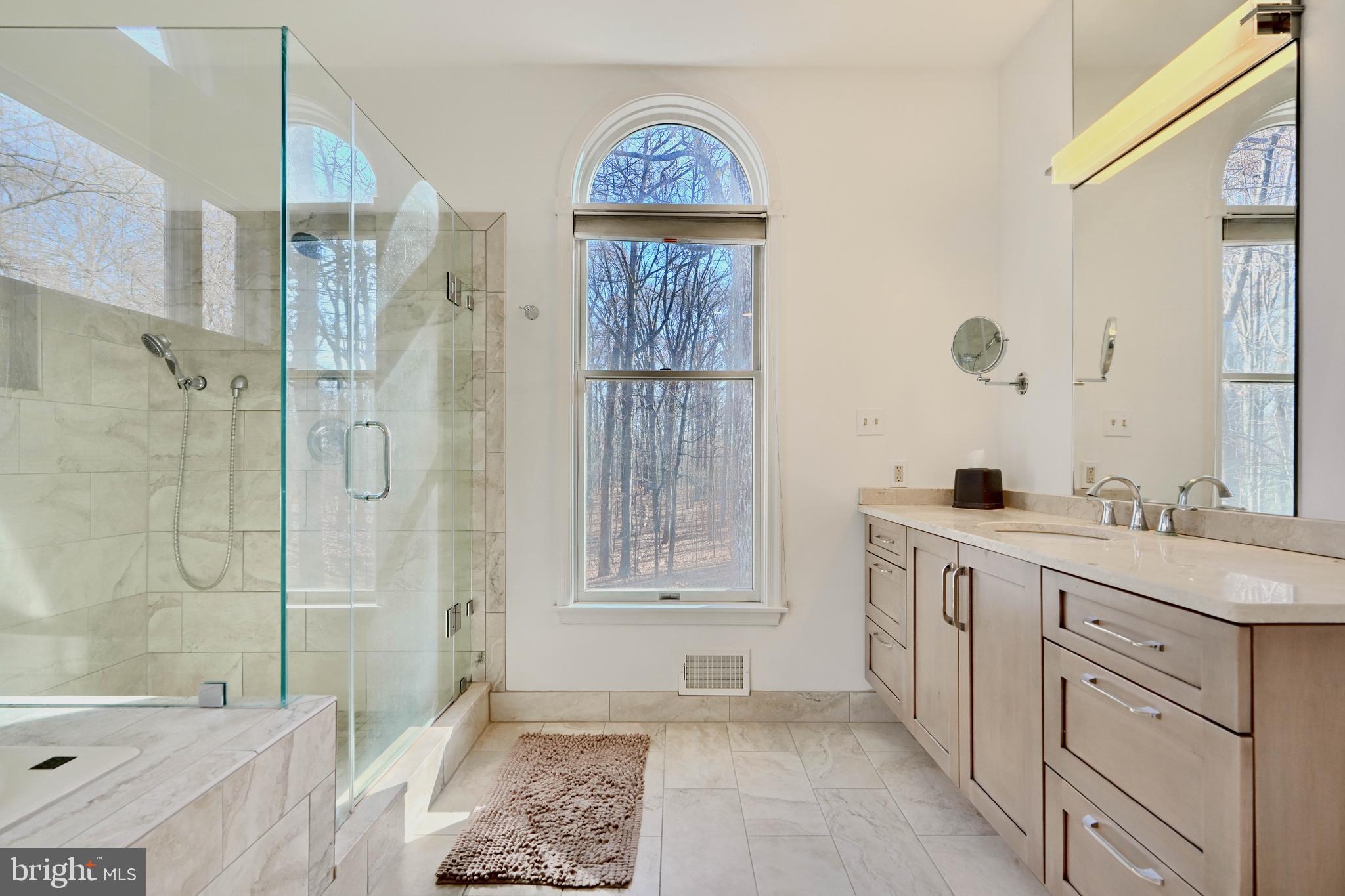 TWELVE HILLS - Residential