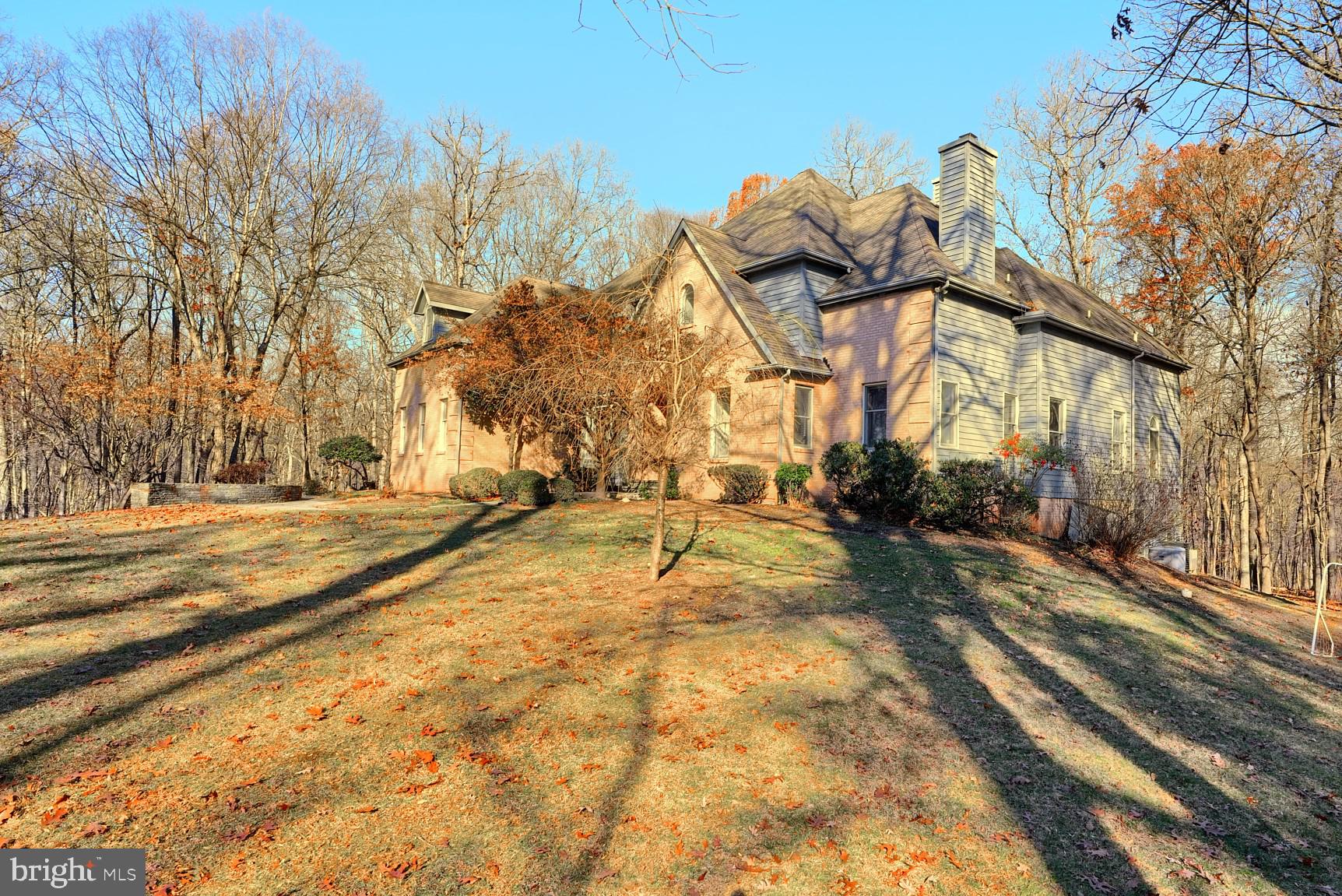 TWELVE HILLS - Residential