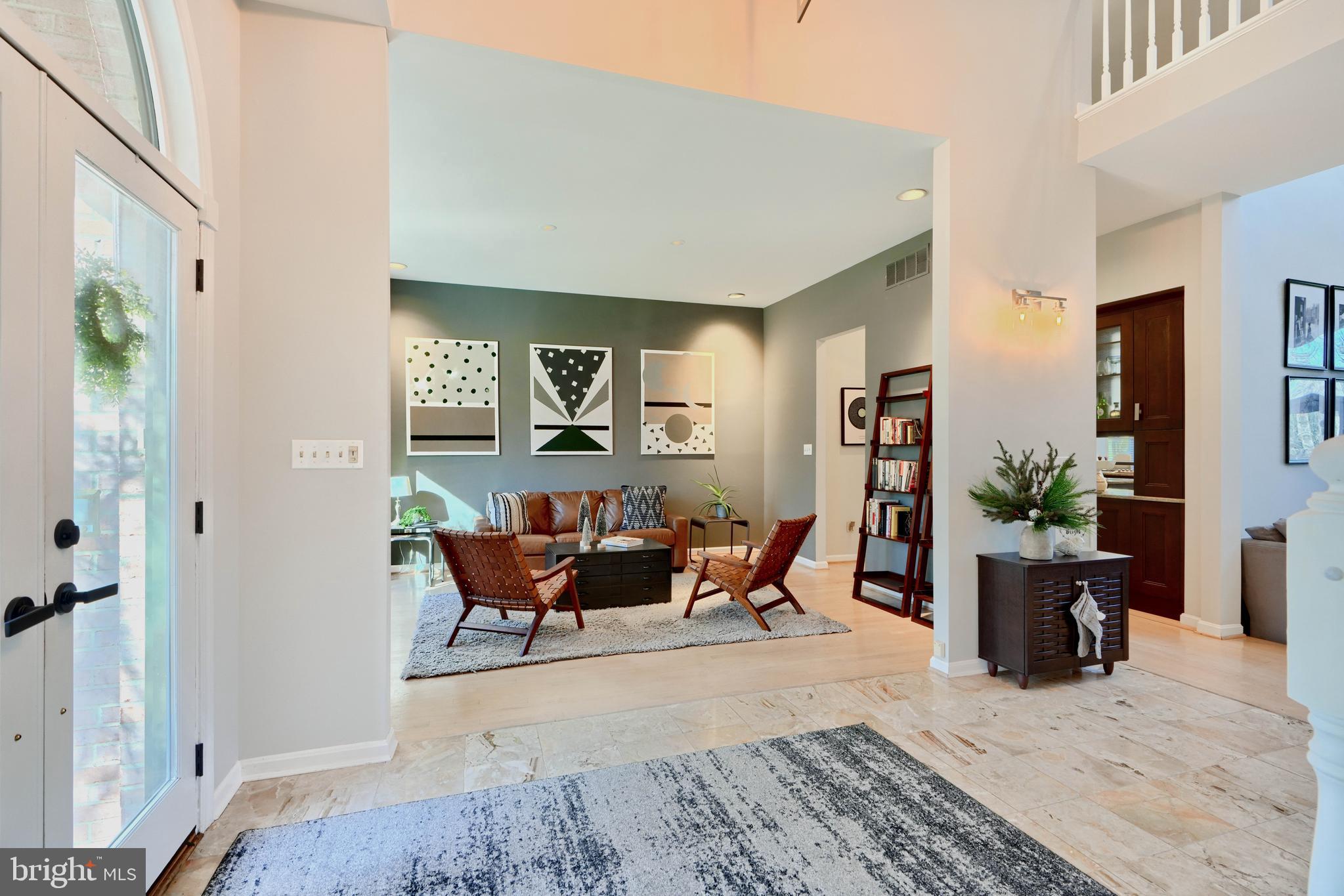 TWELVE HILLS - Residential