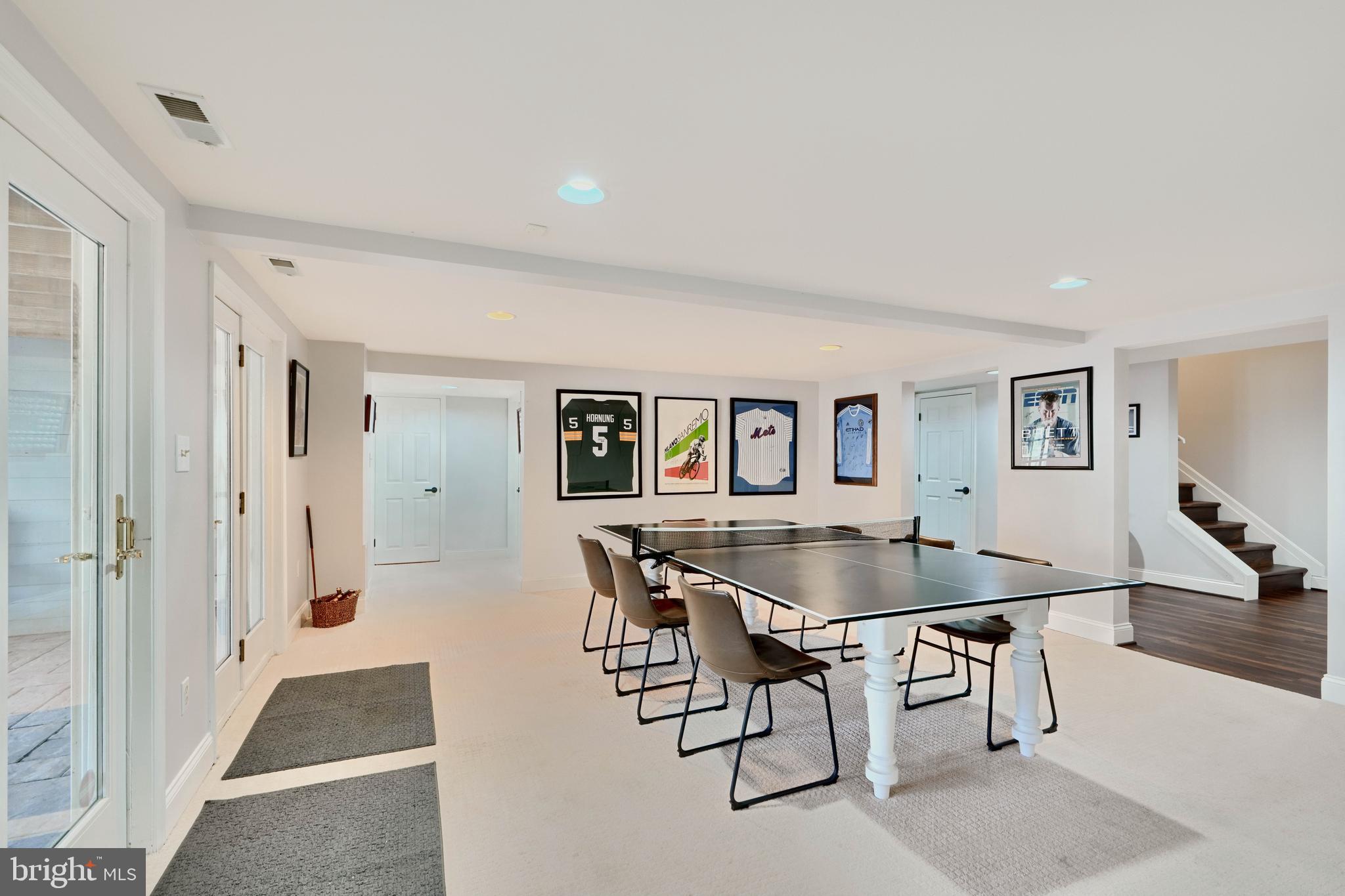 TWELVE HILLS - Residential