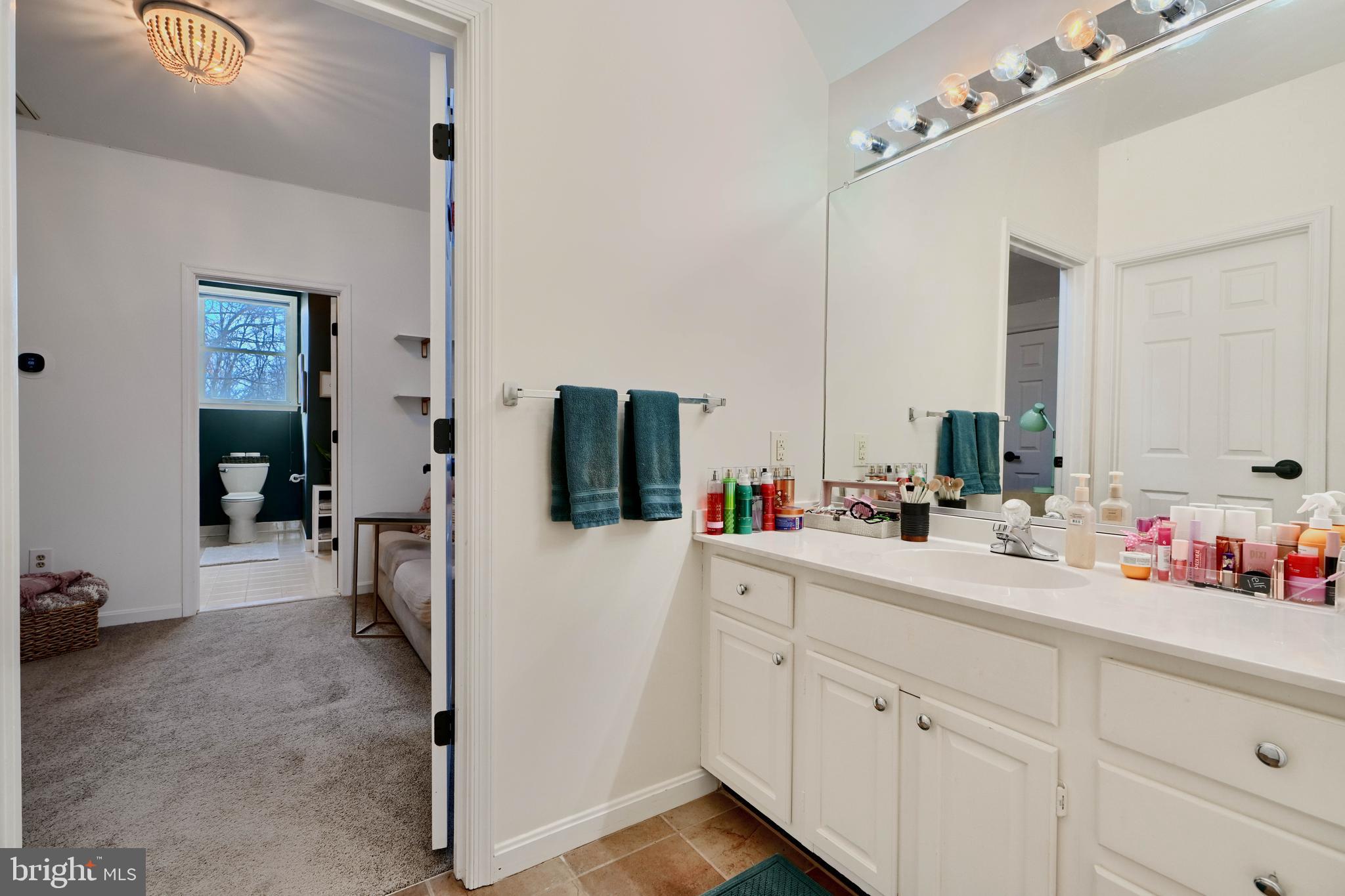 TWELVE HILLS - Residential