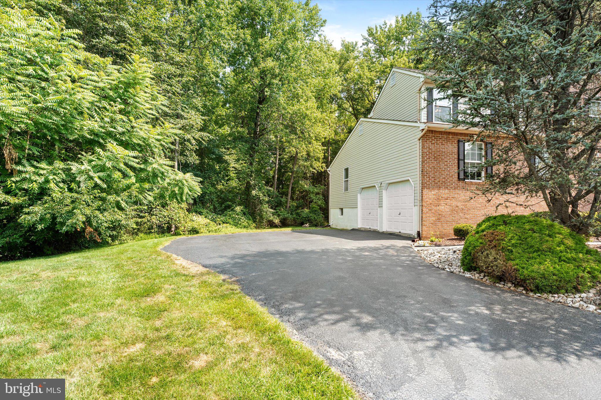 36 ARNOLD LANE