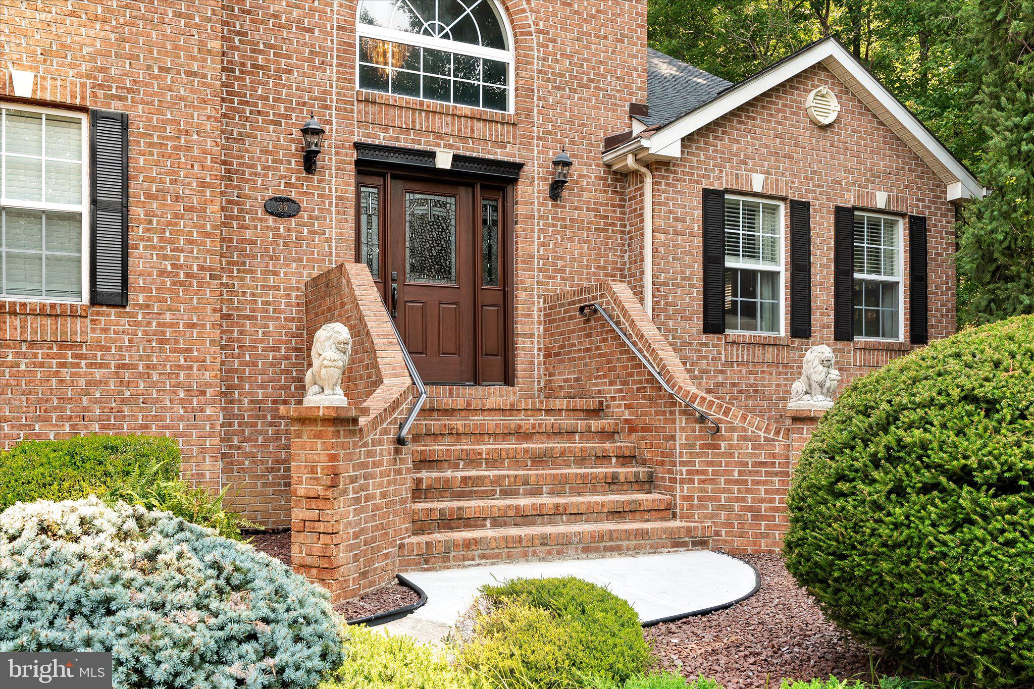 36 ARNOLD LANE