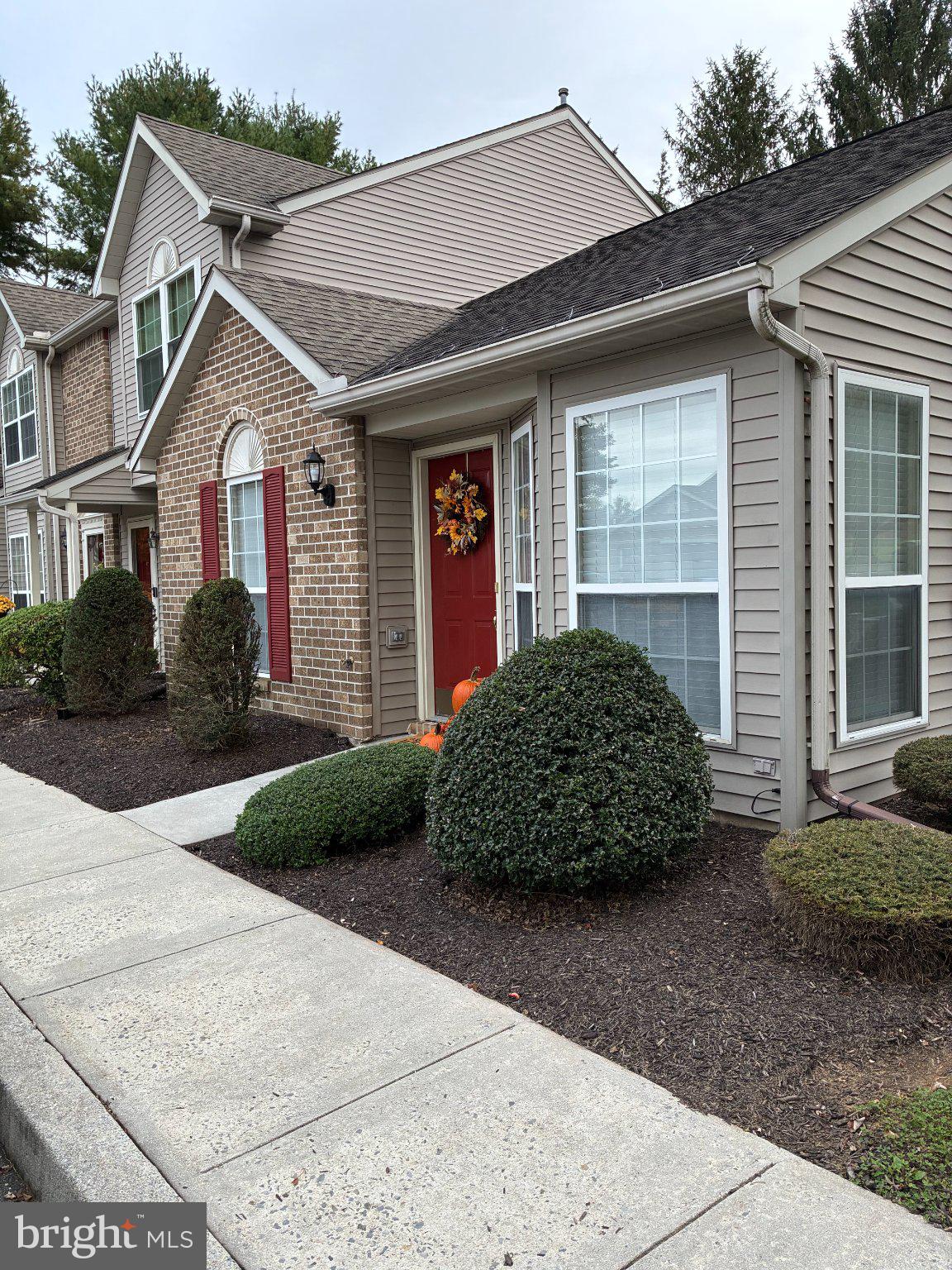 1 EASTWICK COURT