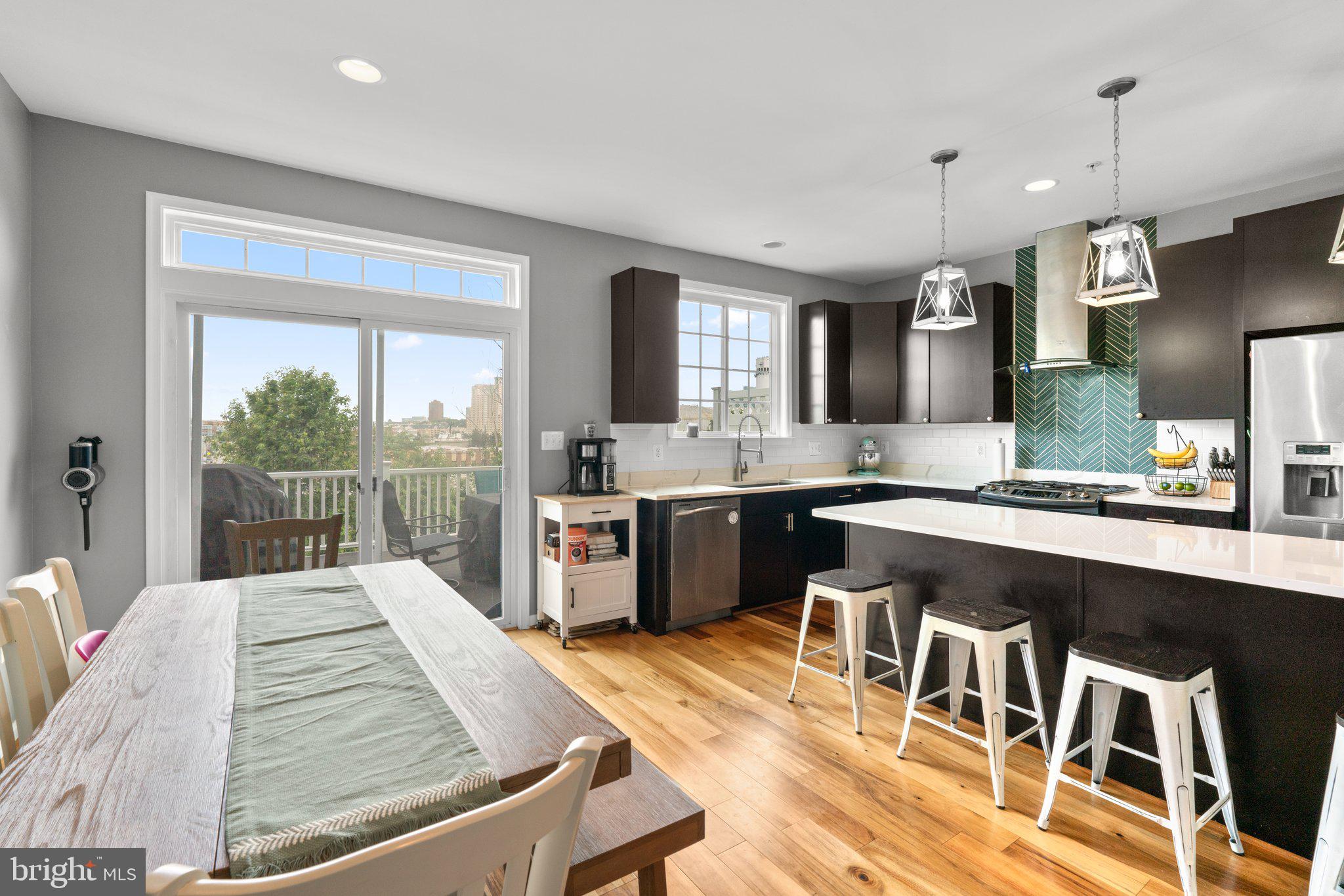 LOCUST POINT - Residential