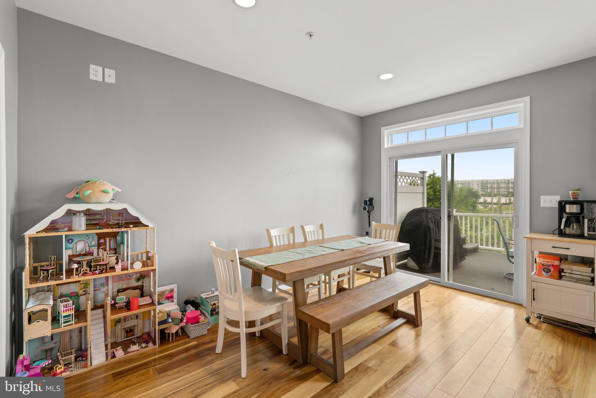 LOCUST POINT - Residential
