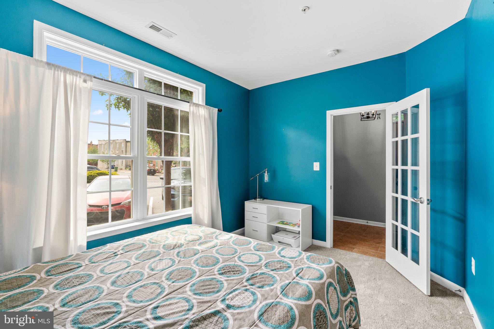 LOCUST POINT - Residential