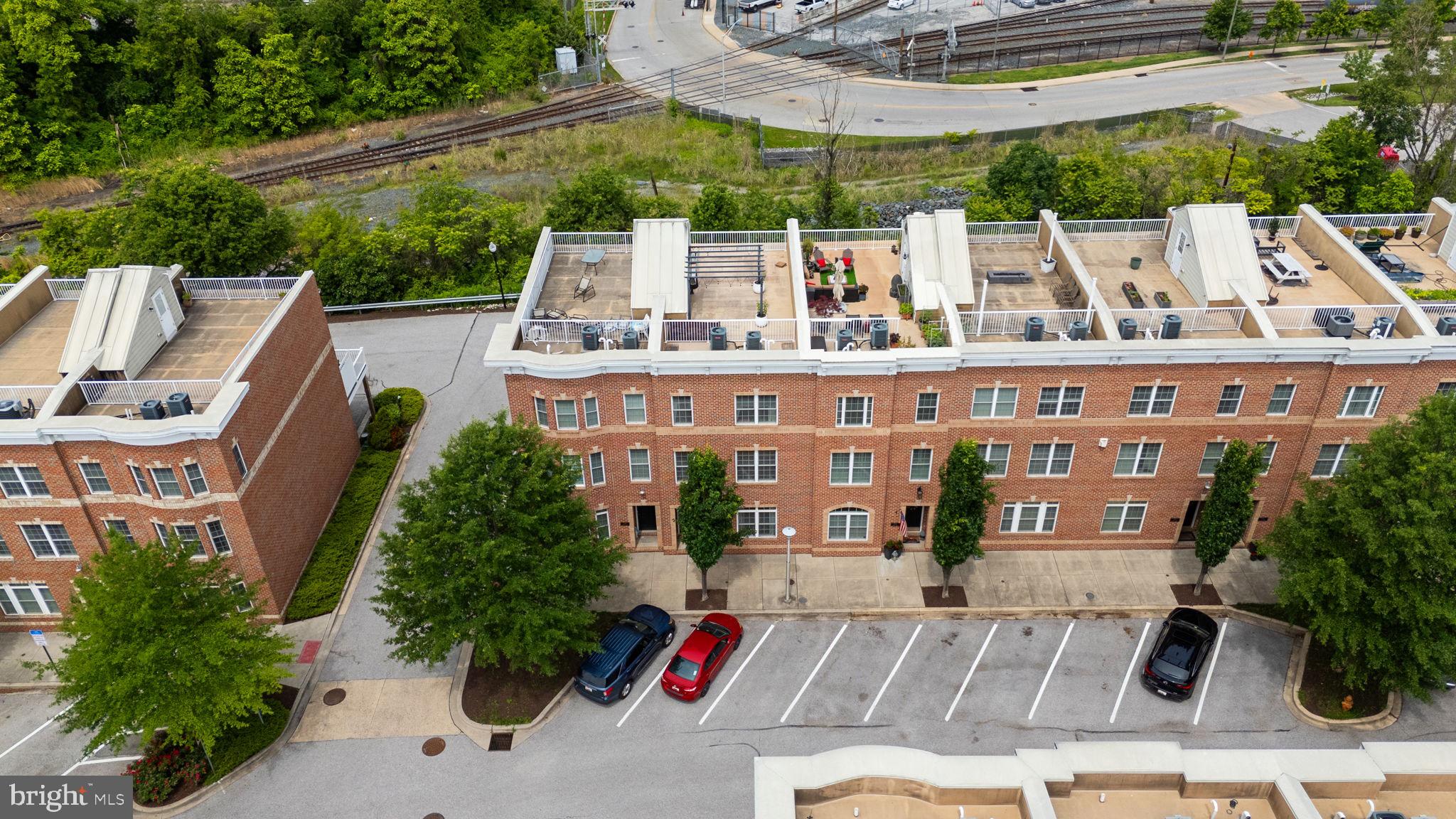 LOCUST POINT - Residential