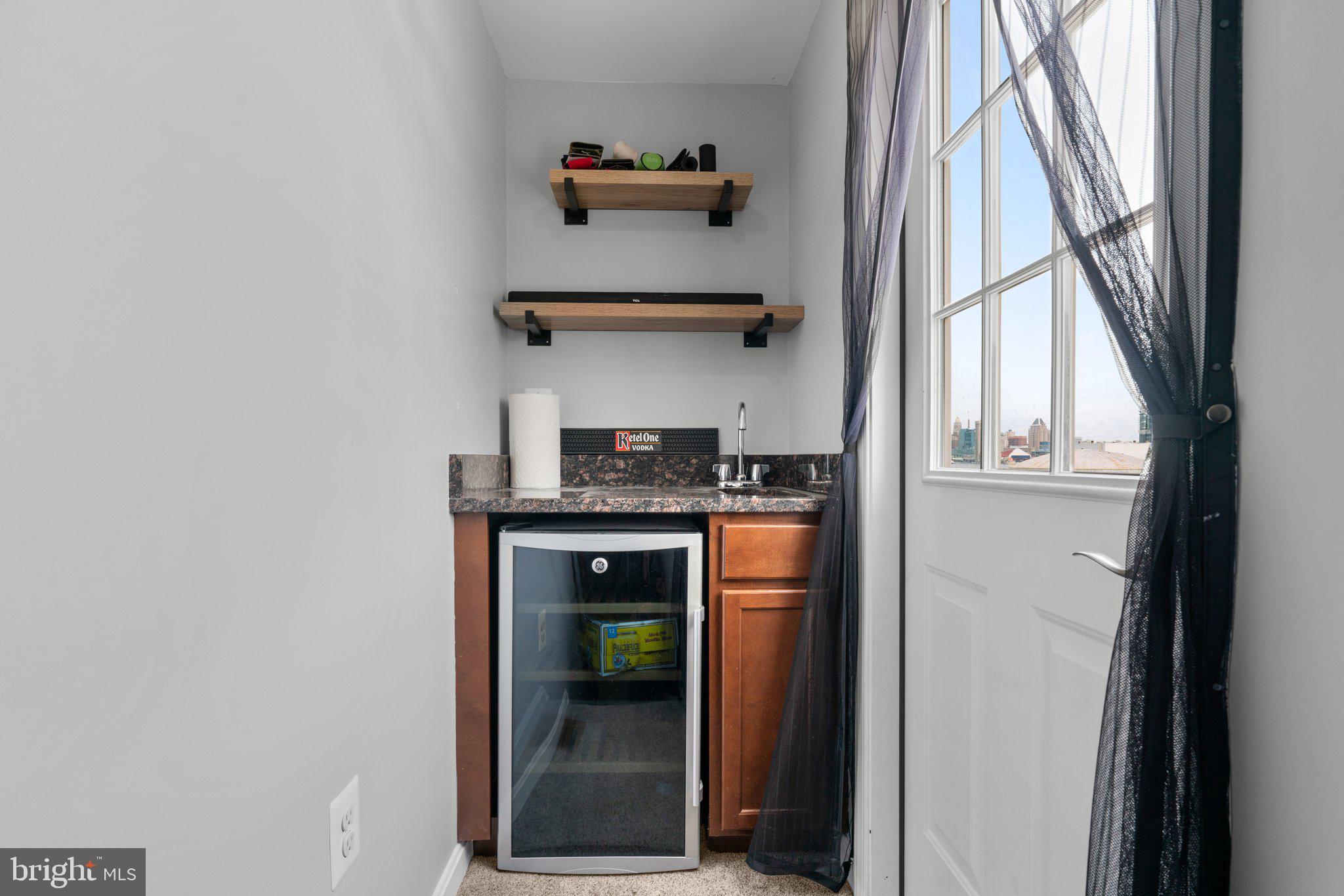 LOCUST POINT - Residential