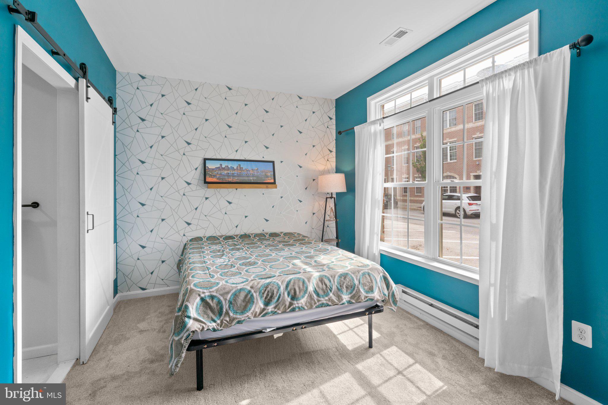 LOCUST POINT - Residential